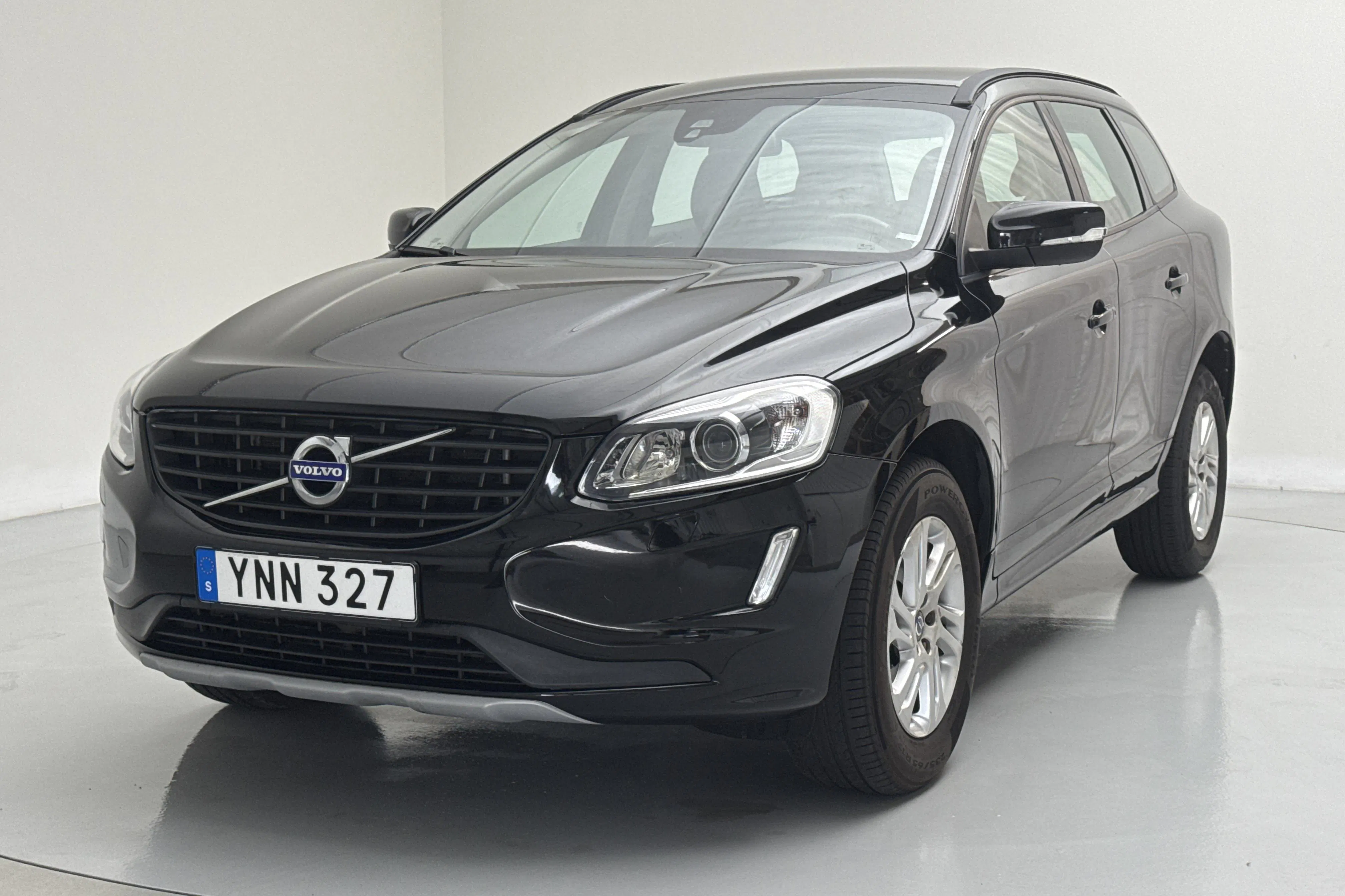 Presentationsfoto 1 av 12: Volvo XC60 D3 2WD (150hk) - 12 582 mil - Automat - svart - 2017