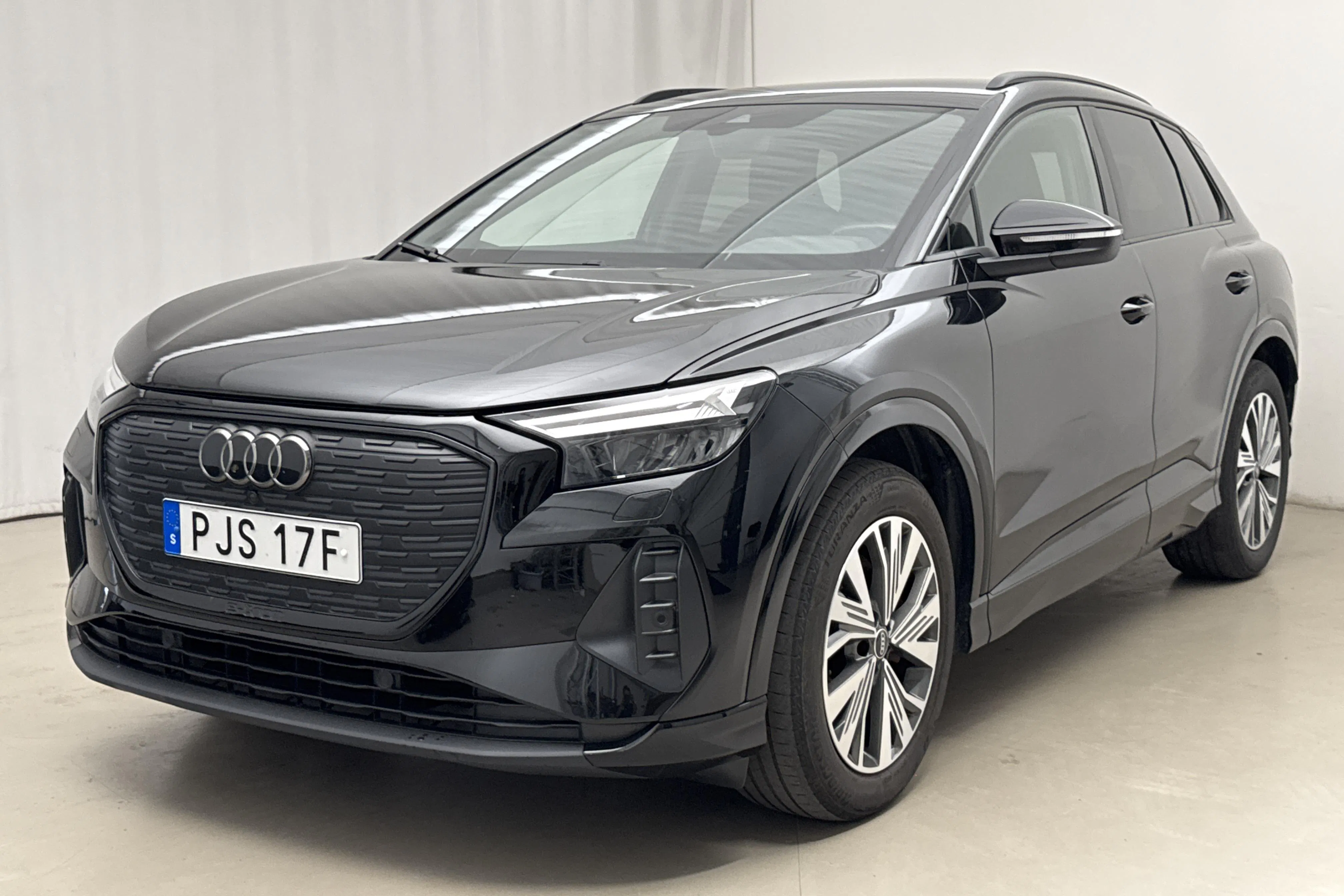Presentation photo 1 of 19: Audi Q4 40 e-tron 77kWh (204hk) - 70 580 km - Automatic - black - 2023