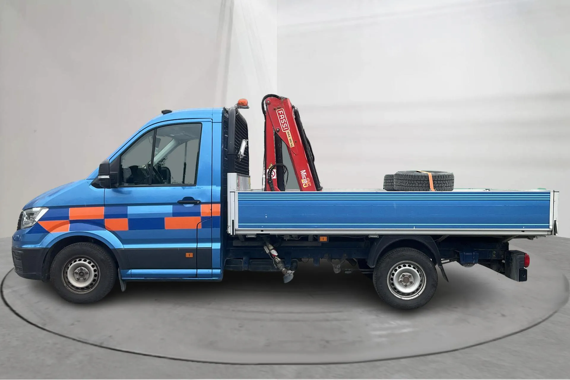 Presentation photo 2 of 19: VW Crafter 35 2.0 TDI Chassi (177hk) - 142 520 km - Automatic - dark blue - 2018