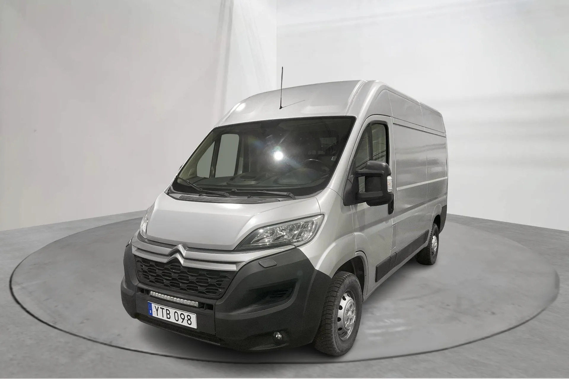 Presentation photo 1 of 14: Citroën Jumper III 2.0 HDi Skåp (130hk) - 70 000 km - Manual - silver - 2019