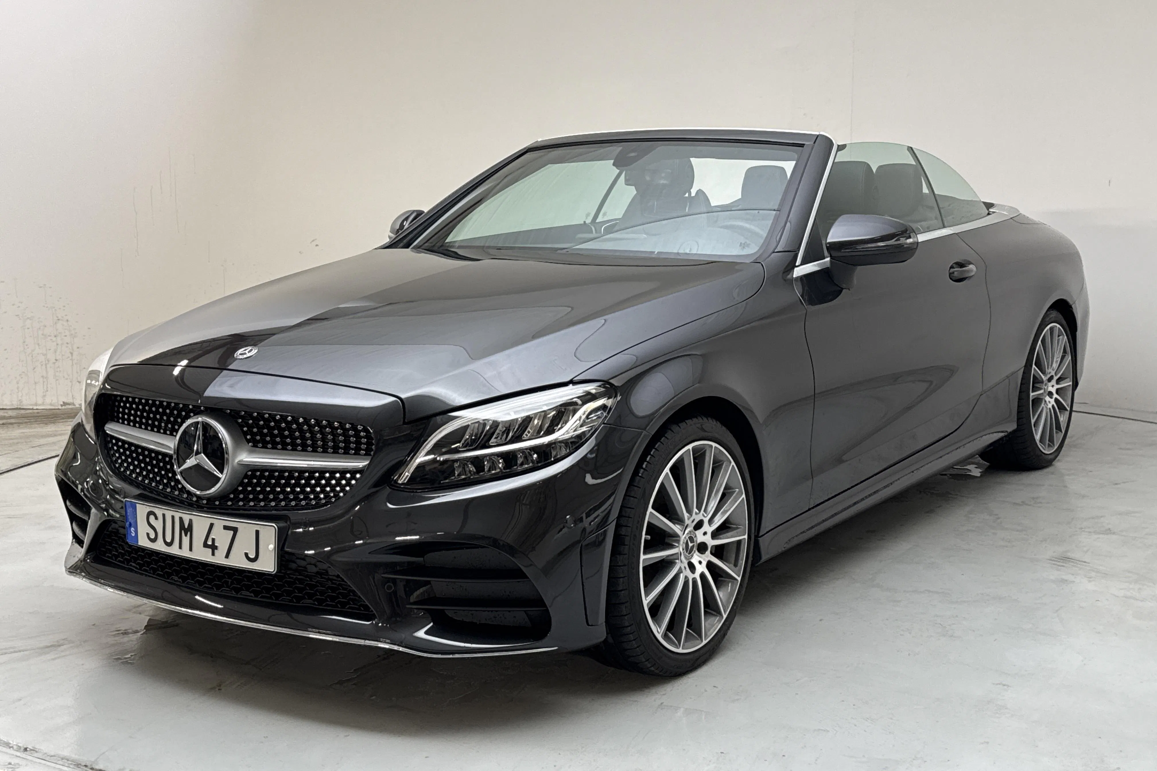 Presentationsfoto 1 av 20: Mercedes C 200 Cabriolet A205 (184hk) - 1 466 mil - Automat - grå - 2020