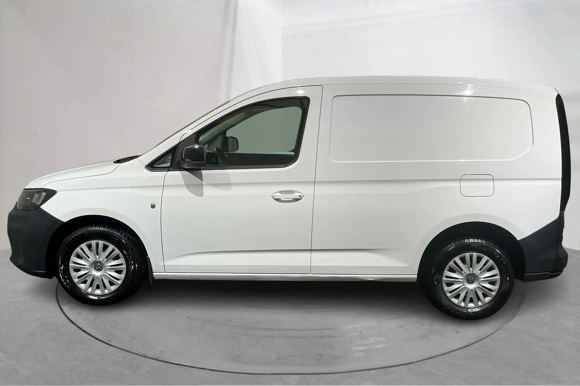 Presentationsfoto 2 av 15: VW Caddy Cargo 2.0 TDI Skåp (75hk) - 7 133 mil - Manuell - vit - 2024