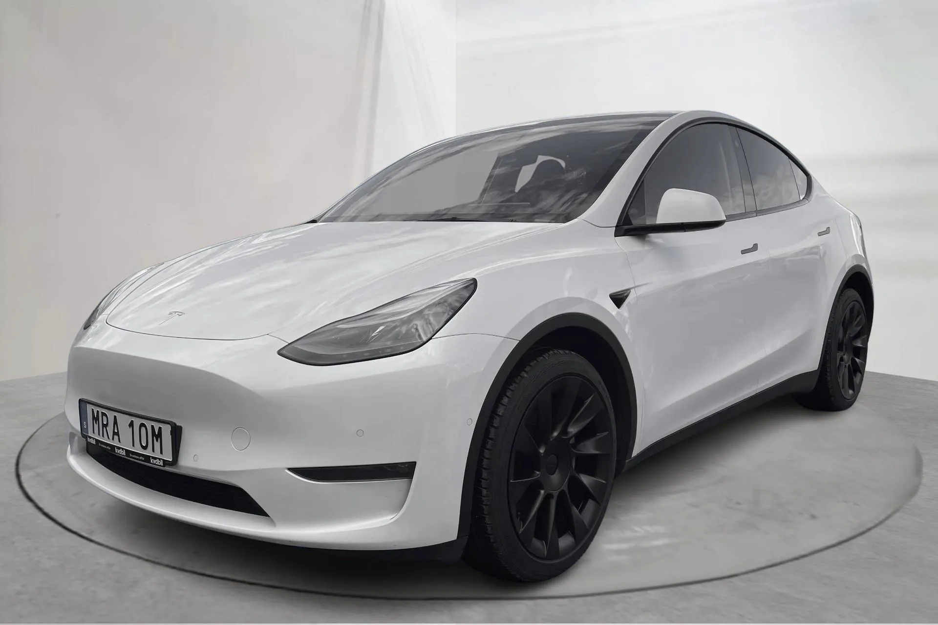 Presentationsfoto 1 av 24: Tesla Model Y Long Range Dual Motor AWD - 12 079 mil - Automat - vit - 2022