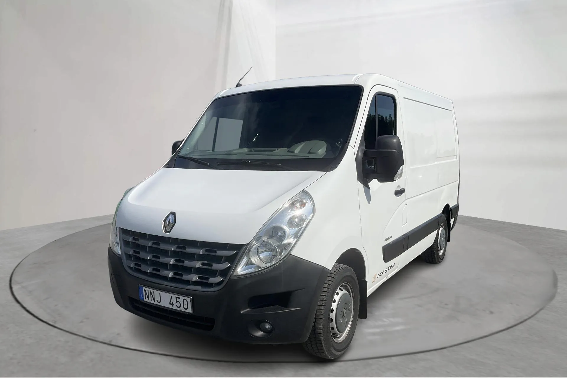 Presentationsfoto 1 av 12: Renault Master 2.3 dCi FAP 2WD (100hk) - 12 477 mil - Manuell - vit - 2012