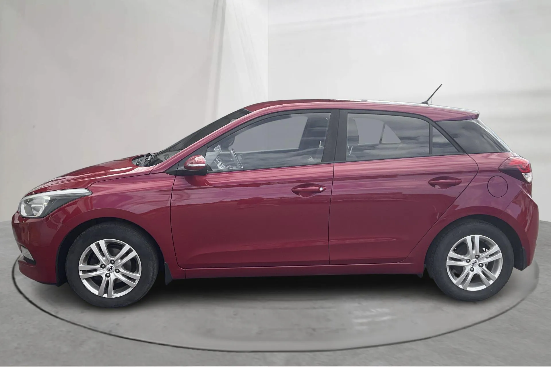 Presentationsfoto 2 av 12: Hyundai i20 1.2 (75hk) - 9 109 mil - Manuell - röd - 2018