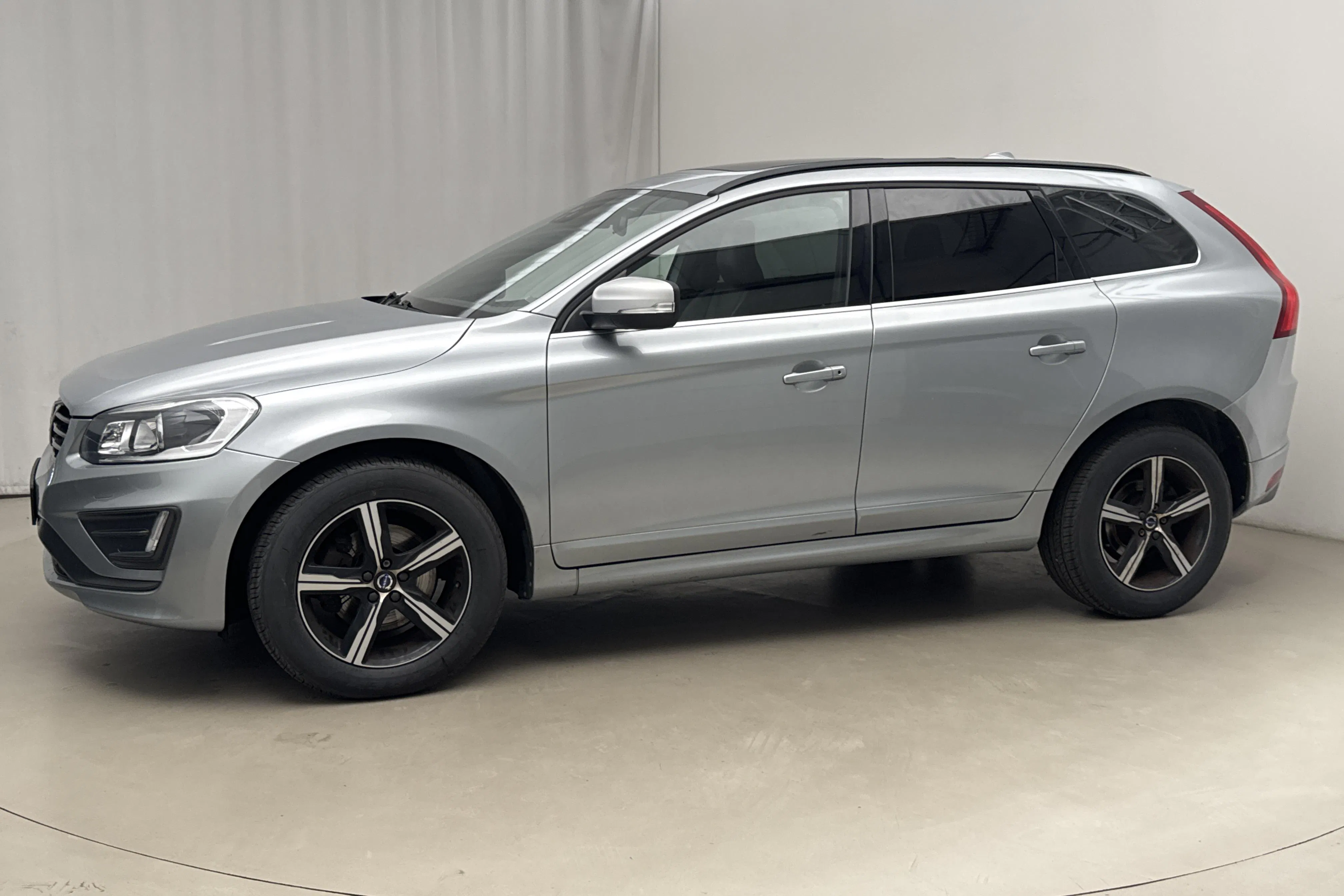 Presentation photo 2 of 20: Volvo XC60 D4 AWD (190hk) - 140 070 km - Automatic - silver - 2017