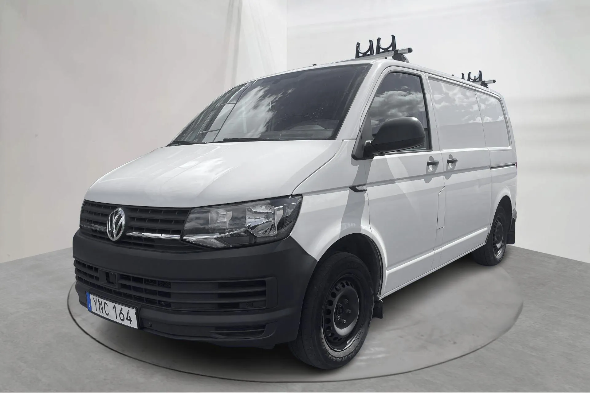 Presentation photo 1 of 15: VW Transporter T6 2.0 TDI BMT Skåp (150hk) - 228 480 km - Automatic - white - 2018