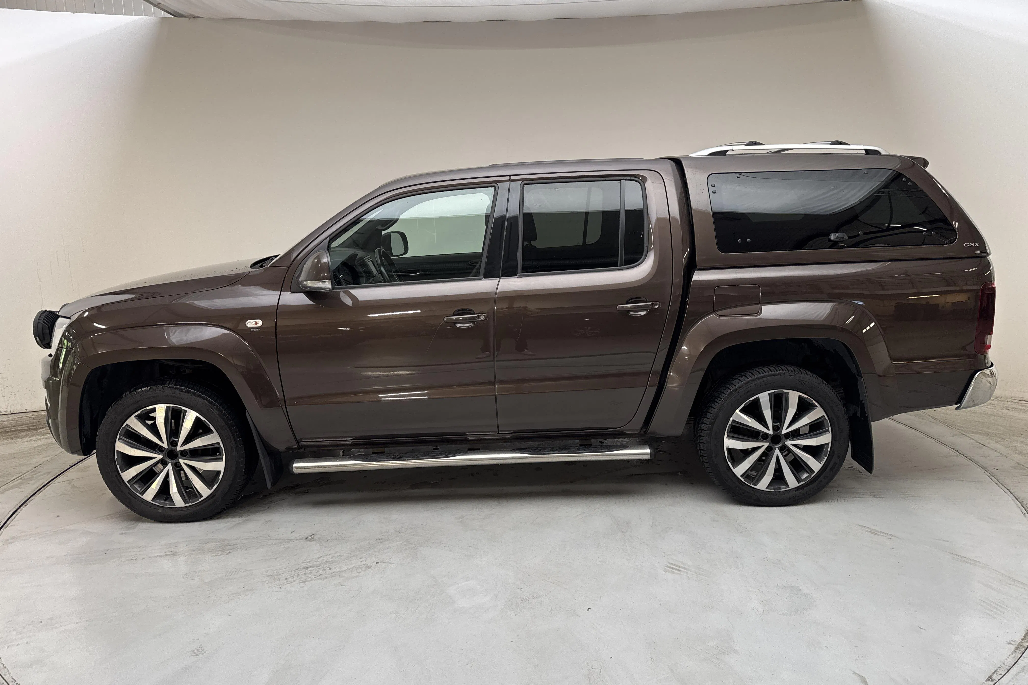 Presentationsfoto 2 av 13: VW Amarok 3.0 TDI 4motion (258hk) - 20 265 mil - Automat - brun - 2020