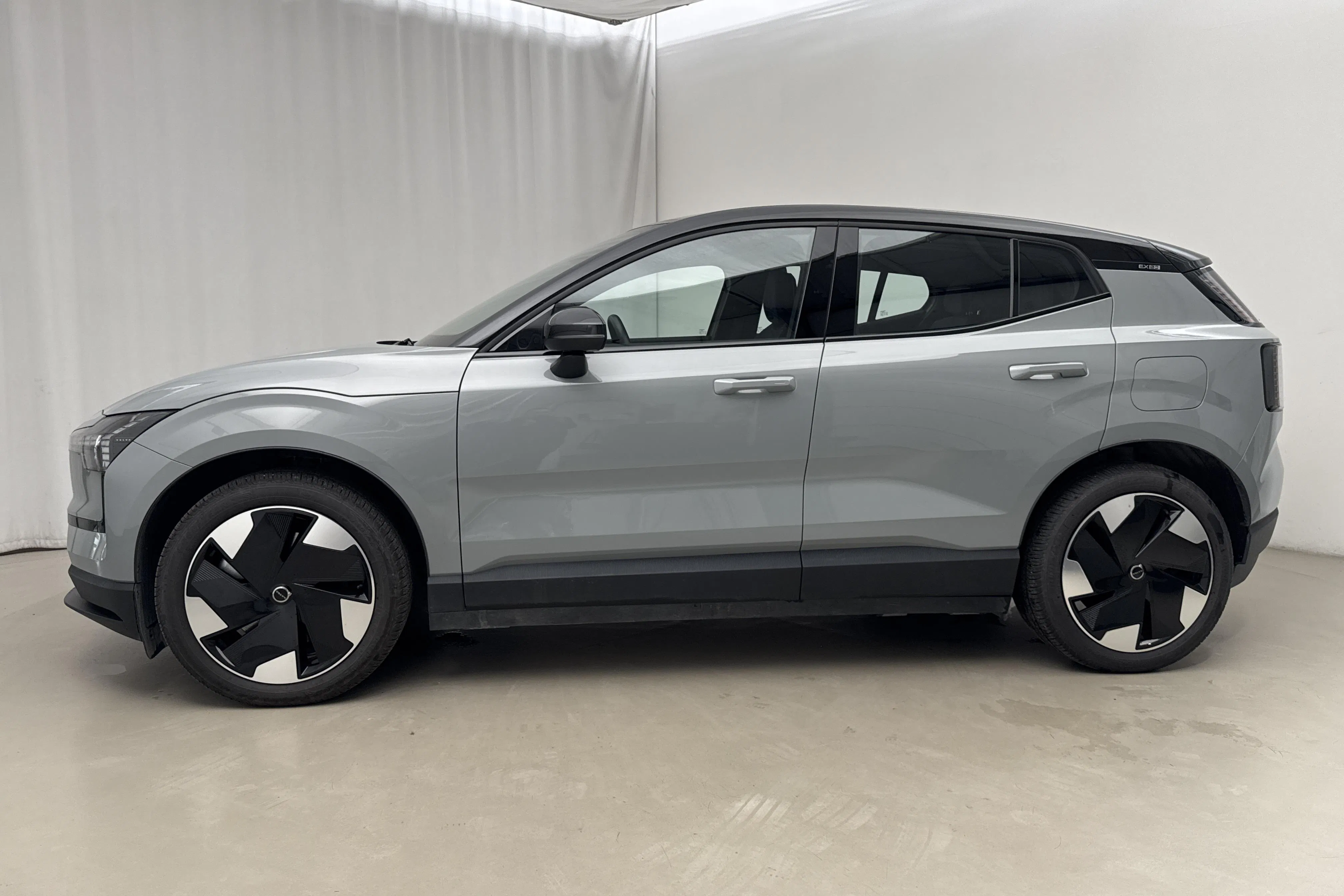 Presentation photo 2 of 21: Volvo EX30 Twin Motor Performance (428hk) - 29 980 km - Automatic - gray - 2024