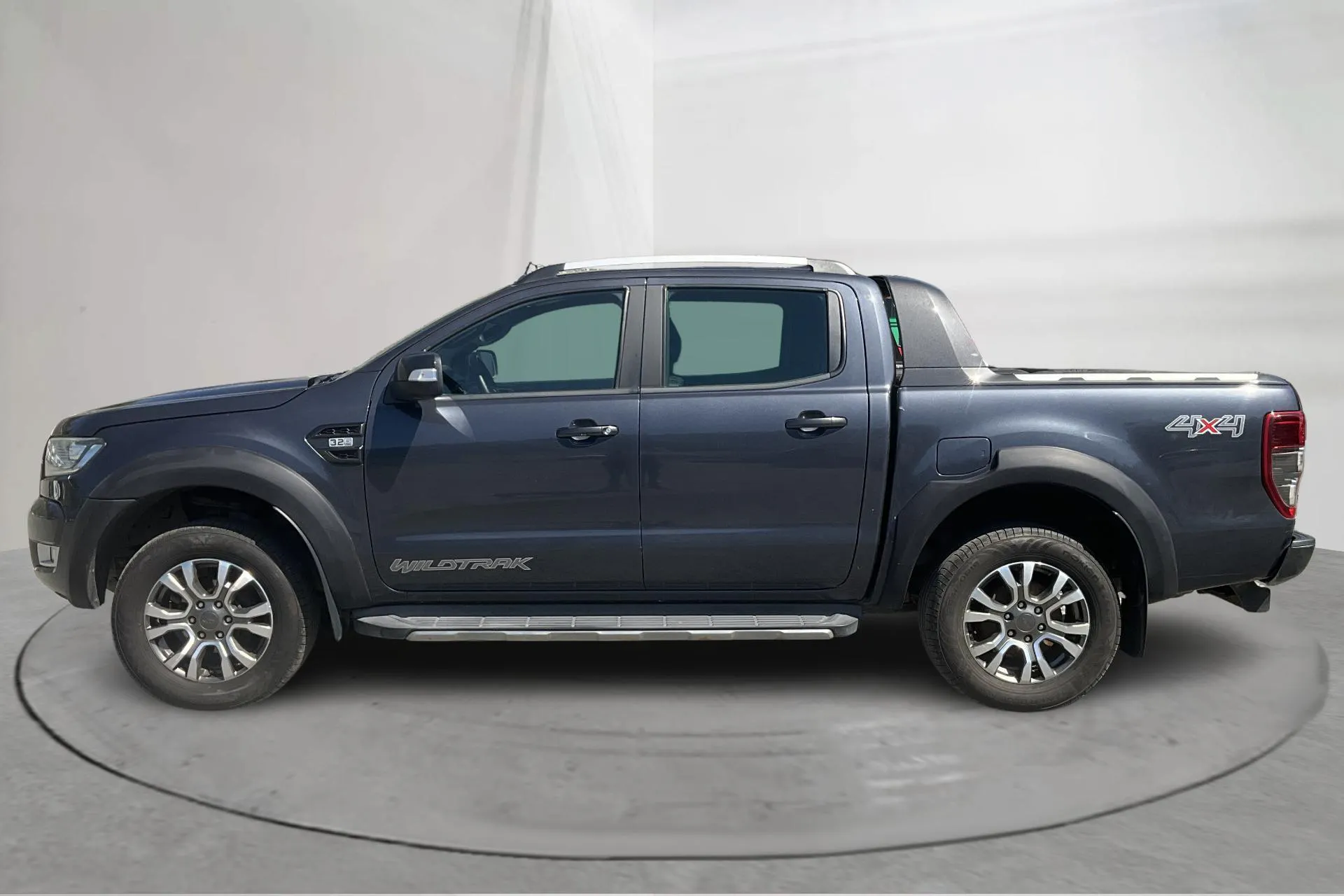 Presentation photo 2 of 13: Ford Ranger 3.2 TDCi 4WD (200hk) - 270 290 km - Automatic - gray - 2017