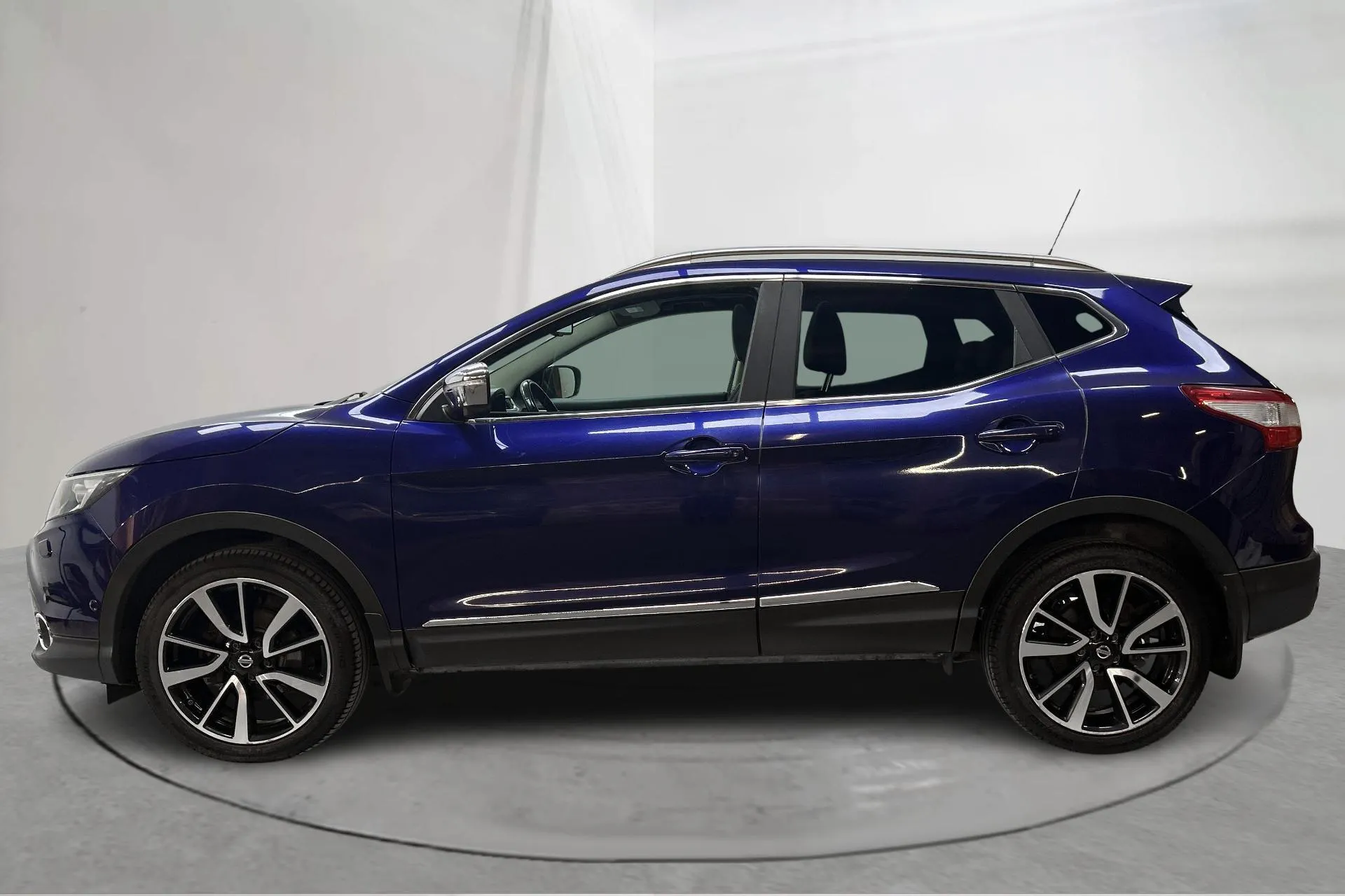Presentationsfoto 2 av 16: Nissan Qashqai 1.5 dCi (110hk) - 8 814 mil - Manuell - blå - 2014