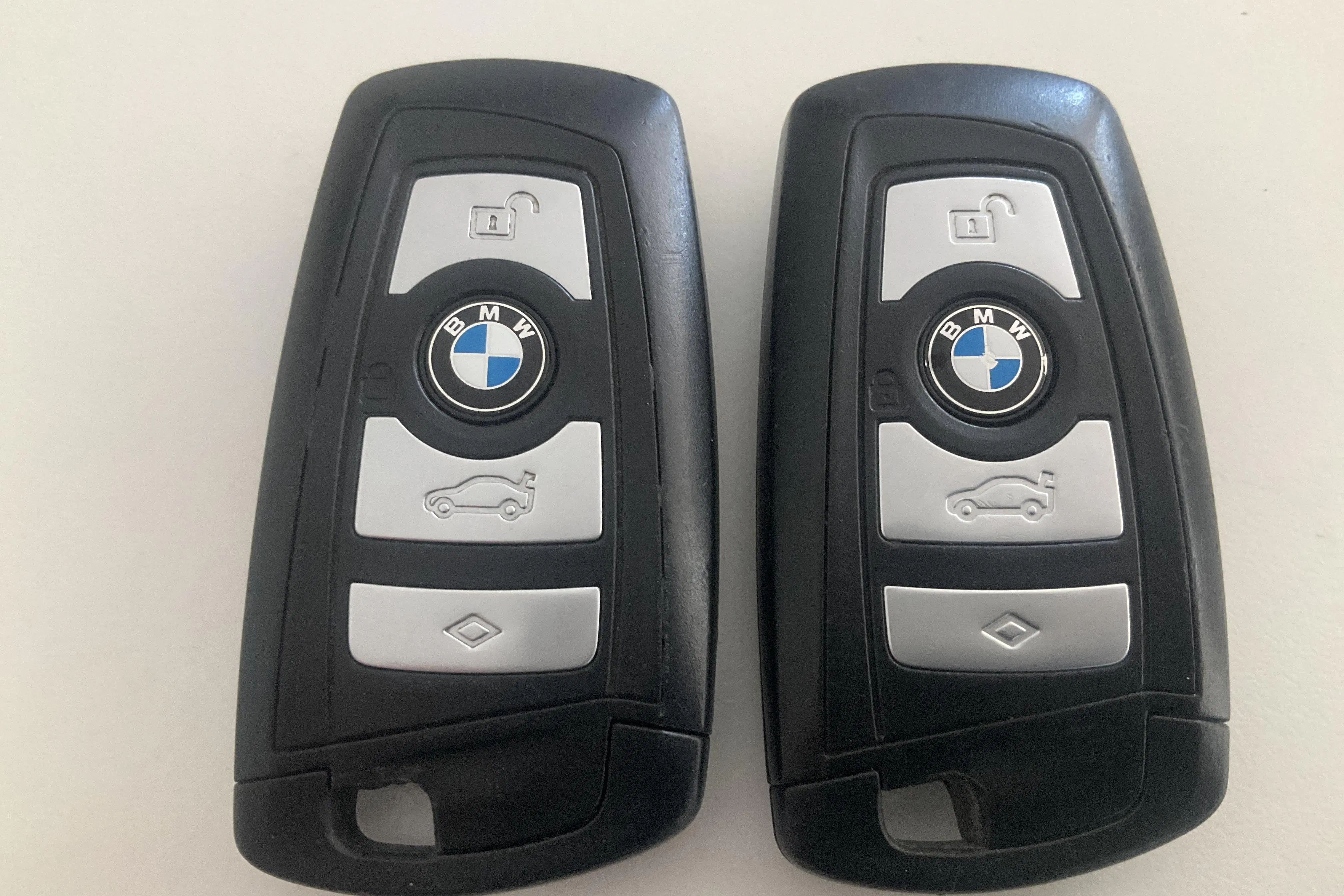 Presentation photo 19 of 19: BMW 330e Sedan, F30 (252hk) - 93 140 km - Automatic - black - 2017