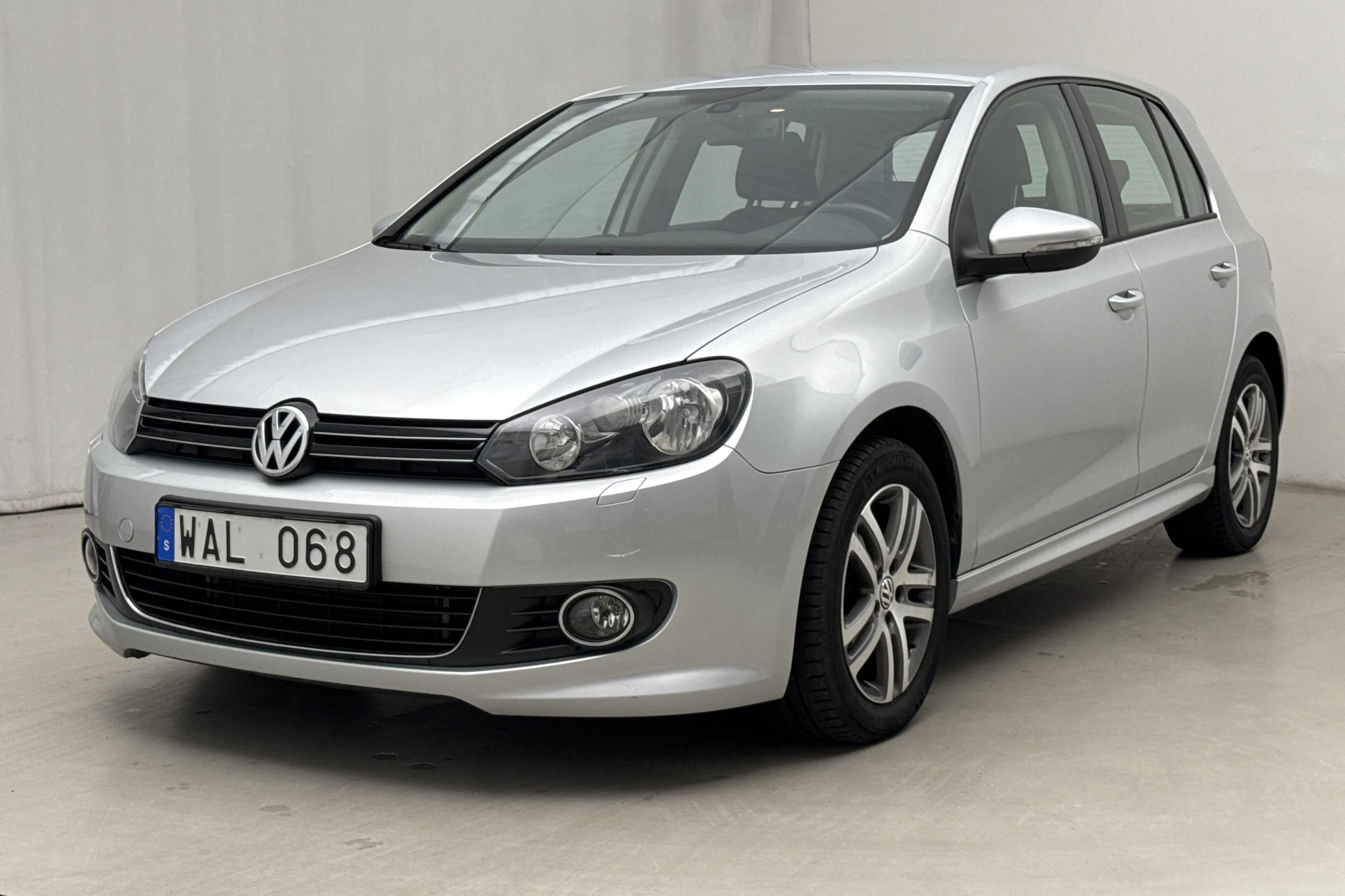 Presentationsfoto 1 av 16: VW Golf VI GT 2.0 TDI 5dr (140hk) - 8 780 mil - Manuell - silver - 2012