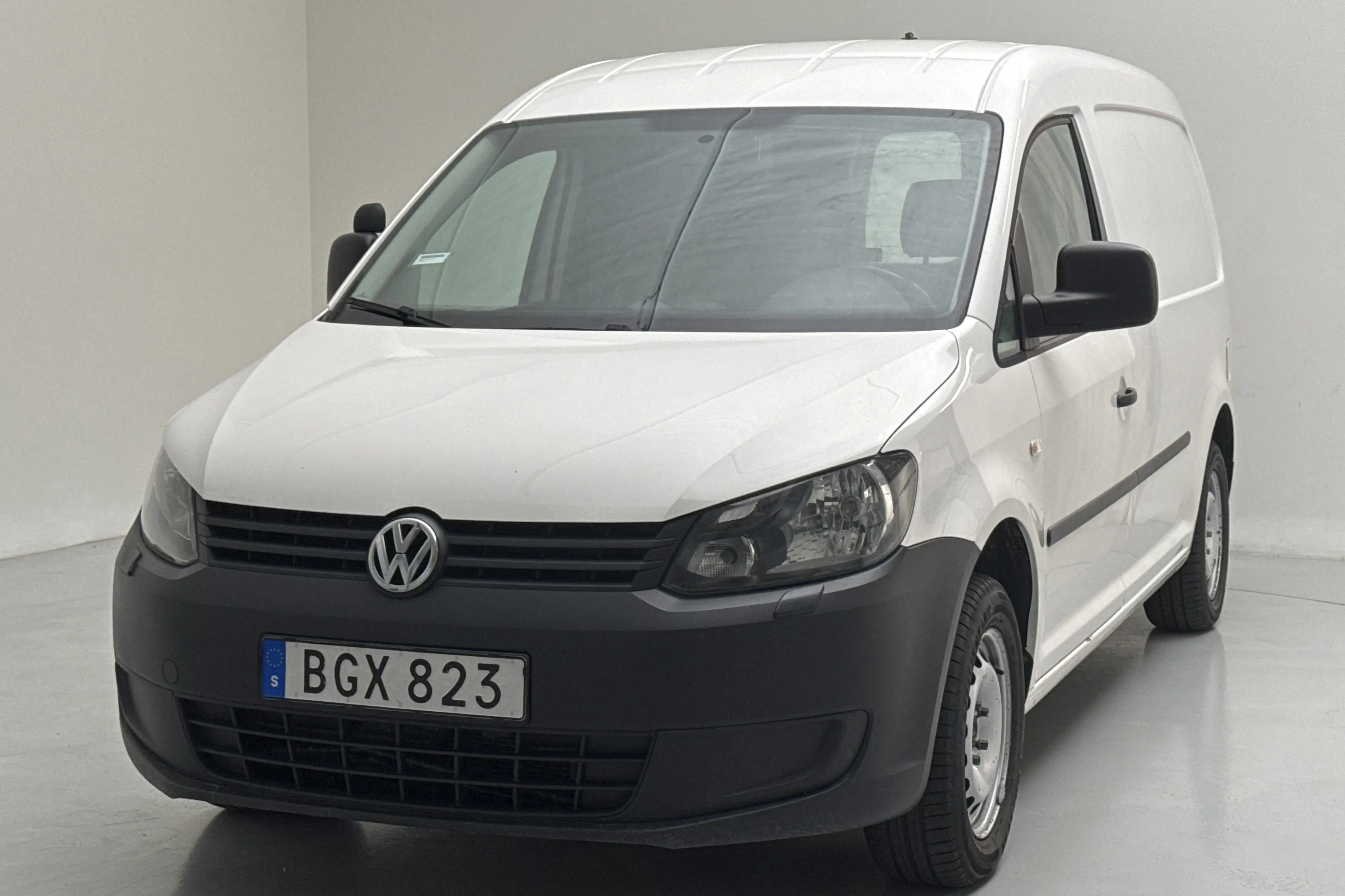 Presentation photo 1 of 11: VW Caddy 1.6 TDI Maxi Skåp (102hk) - 83 530 km - Manual - white - 2014
