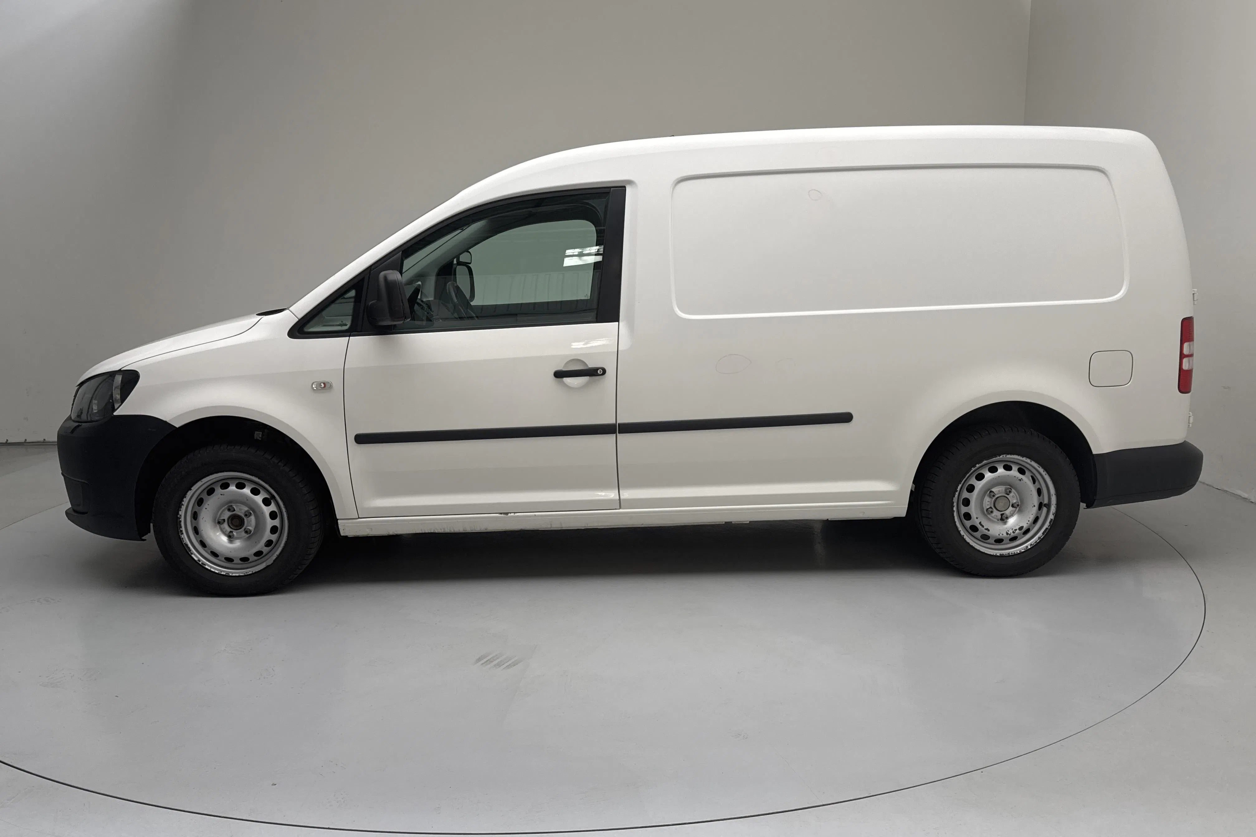 Presentation photo 2 of 11: VW Caddy 1.6 TDI Maxi Skåp (102hk) - 83 530 km - Manual - white - 2014
