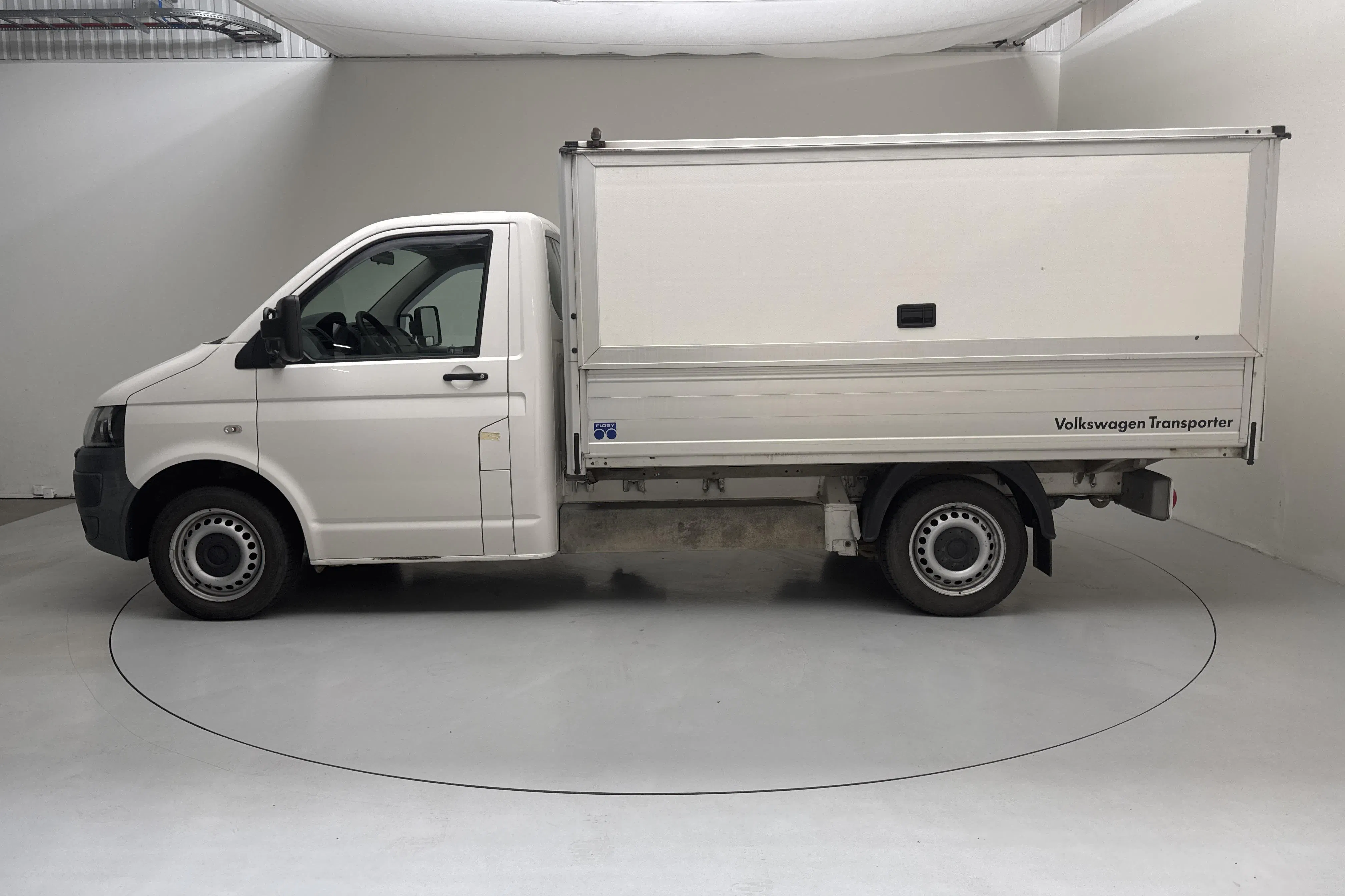 Presentation photo 2 of 13: VW Transporter T5 2.0 TDI Pickup (140hk) - 236 420 km - Manual - white - 2013