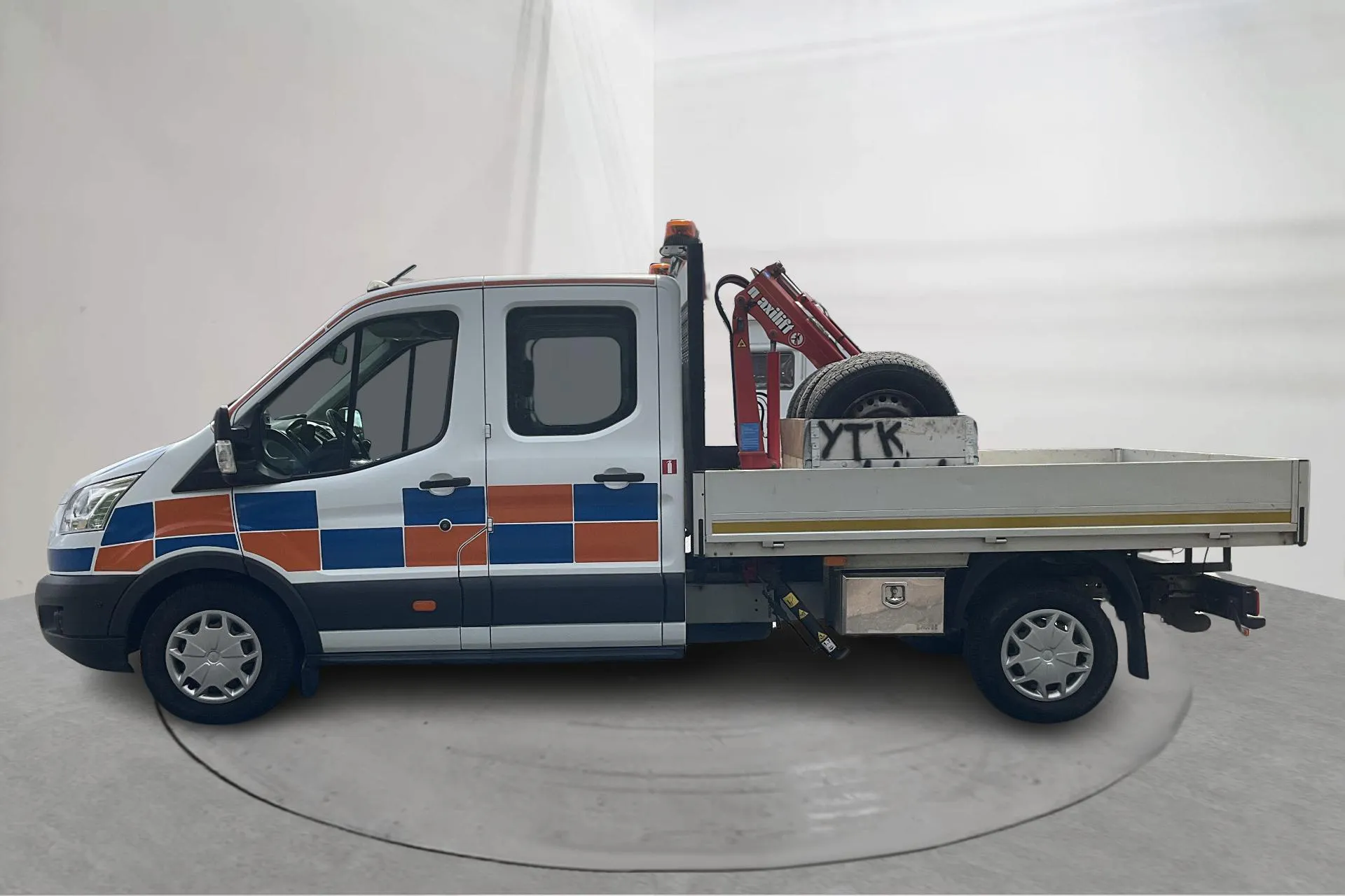 Presentationsfoto 2 av 19: Ford Transit Chassi 350 2.0 TDCi 2WD (170hk) - 3 349 mil - Manuell - vit - 2019