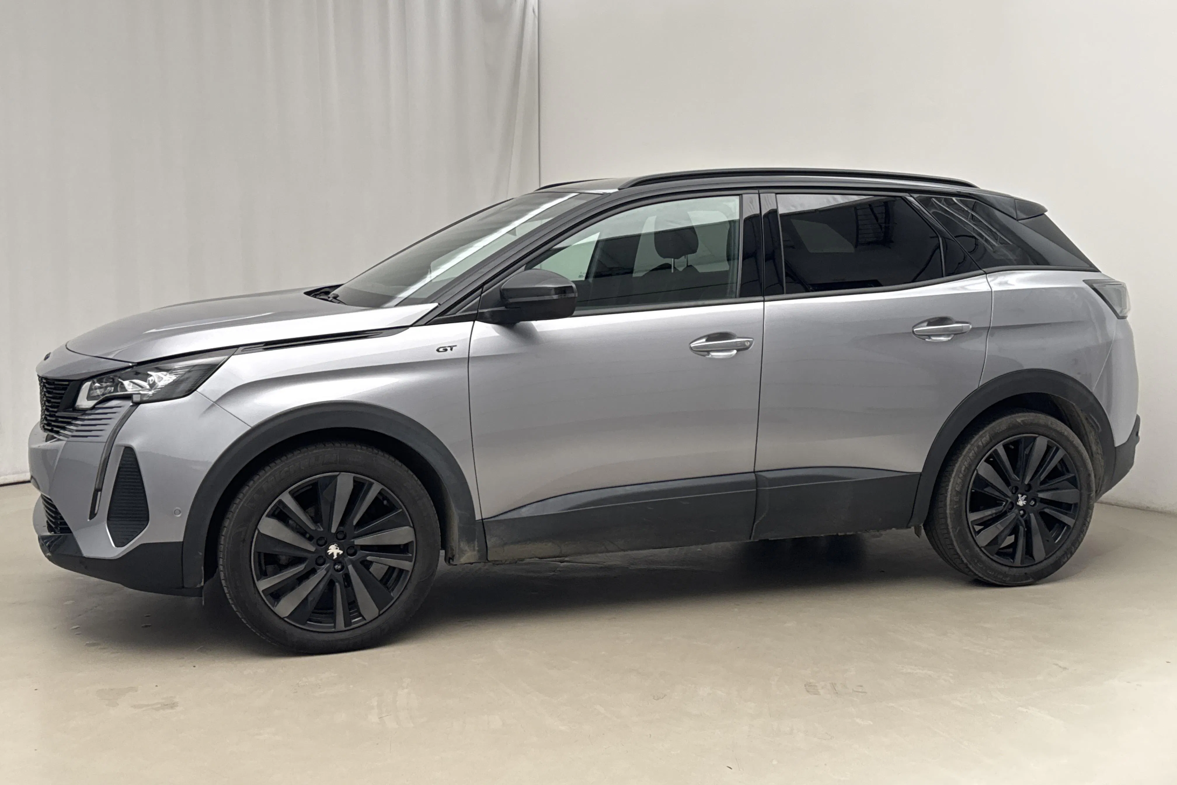 Presentation photo 2 of 16: Peugeot 3008 1.2 PureTech (130hk) - 47 470 km - Automatic - gray - 2024