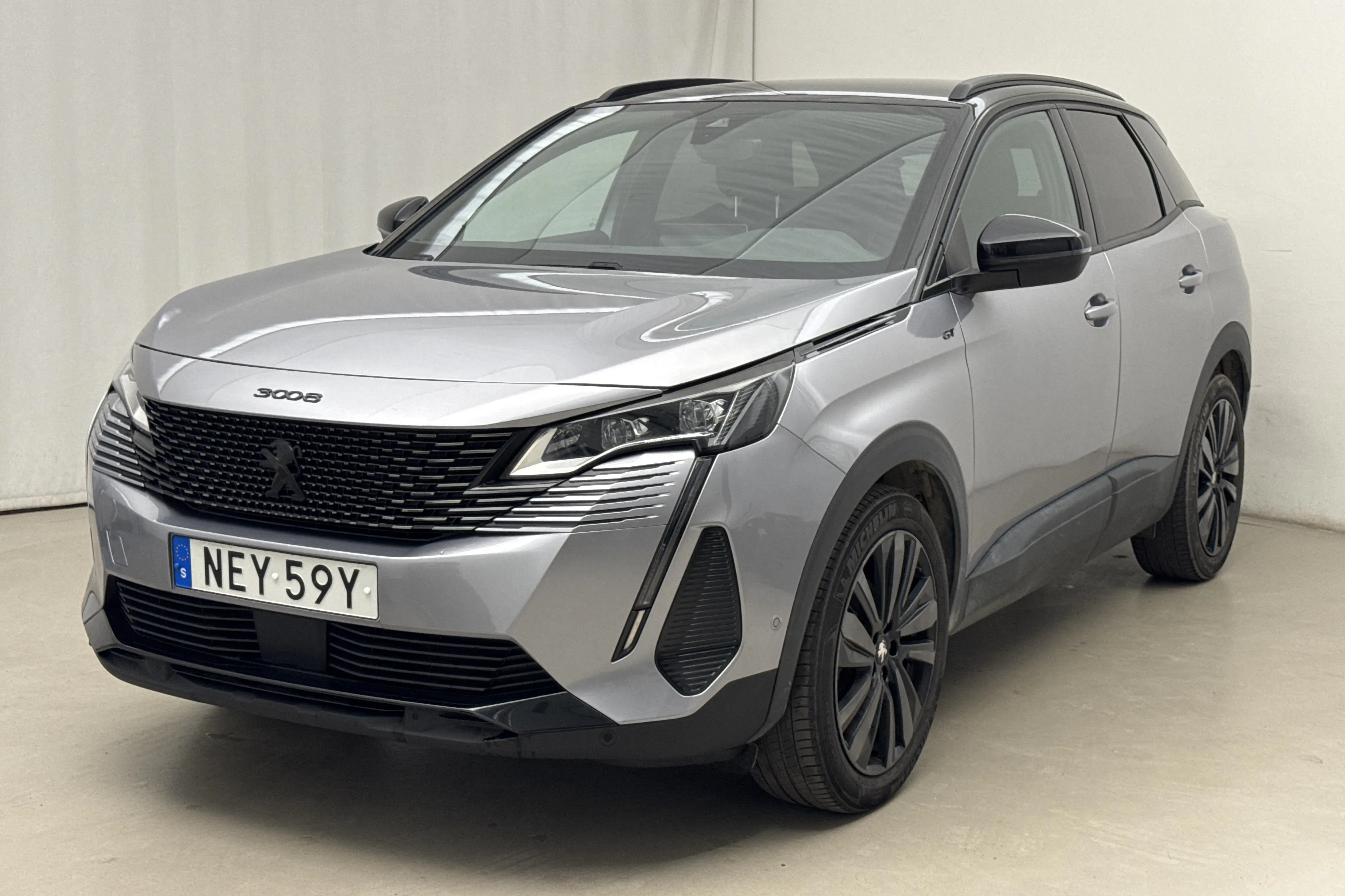 Presentation photo 1 of 16: Peugeot 3008 1.2 PureTech (130hk) - 47 470 km - Automatic - gray - 2024