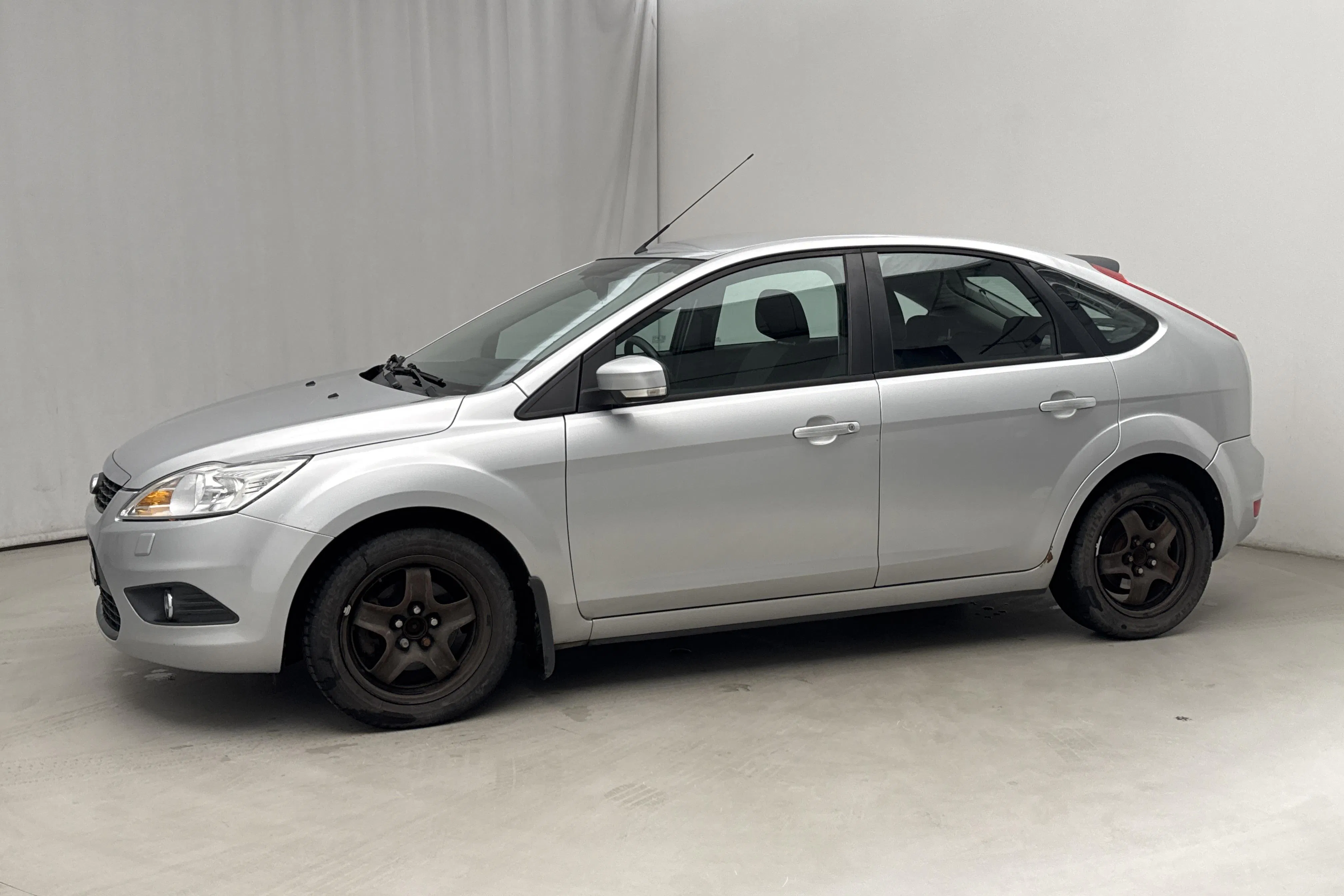 Presentation photo 2 of 14: Ford Focus 1.6 TDCi ECOnetic 5dr (90hk) - 86 360 km - Manual - gray - 2011