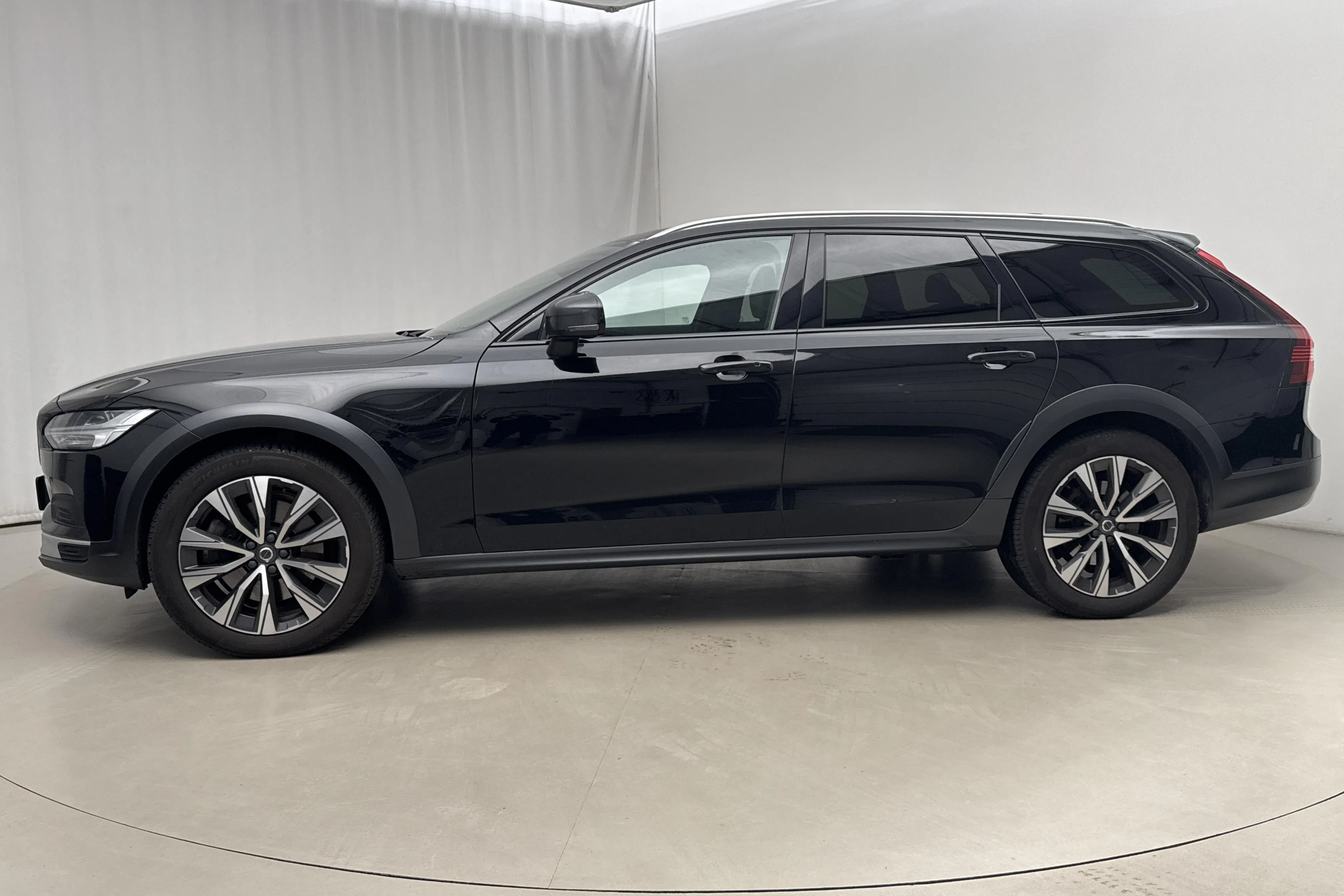 Presentation photo 2 of 22: Volvo V90 B4 Cross Country AWD Mildhybrid, Diesel (197hk) - 288 930 km - Automatic - black - 2022