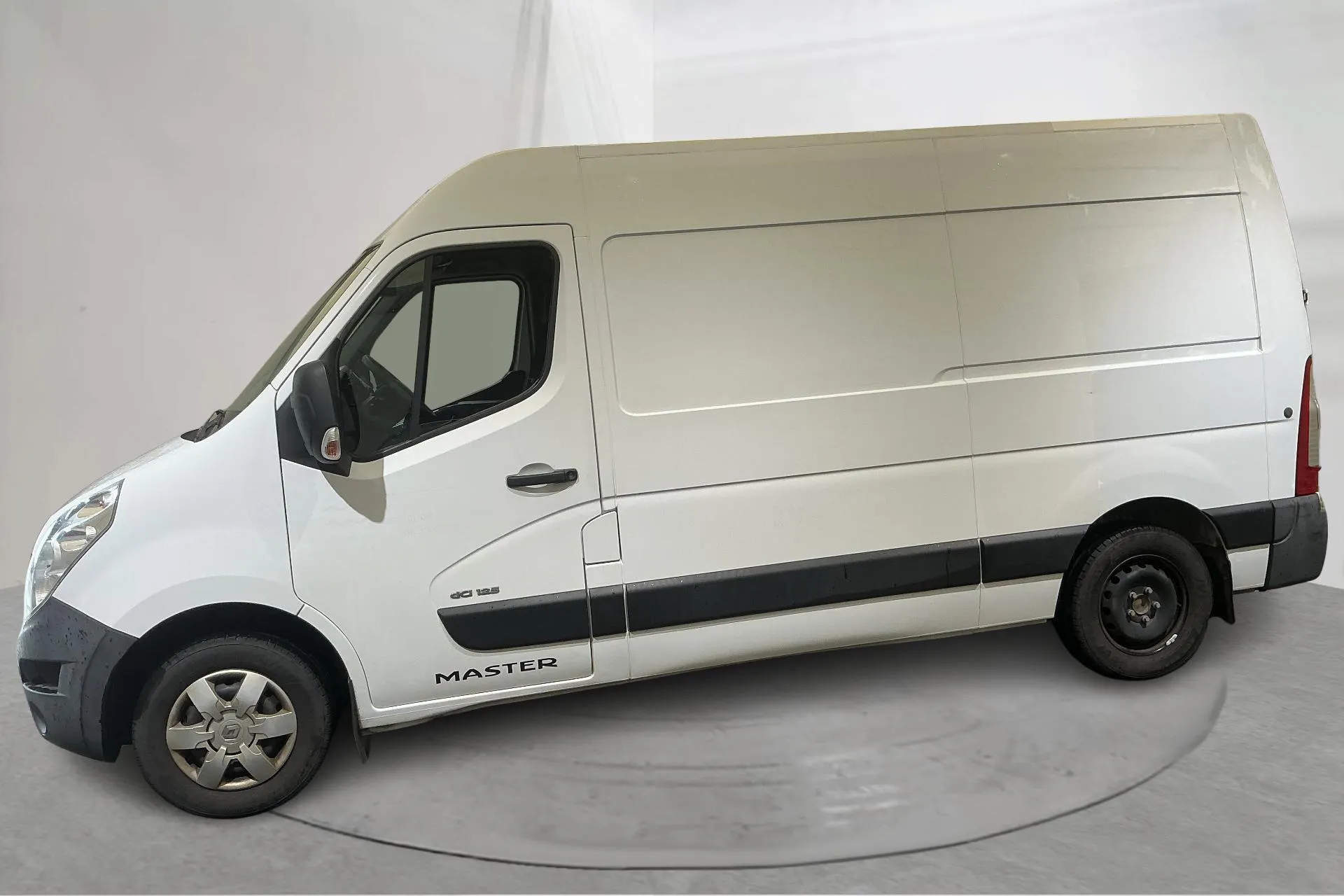 Presentation photo 2 of 12: Renault Master 2.3 dCi FAP 2WD (125hk) - 142 130 km - Manual - white - 2015