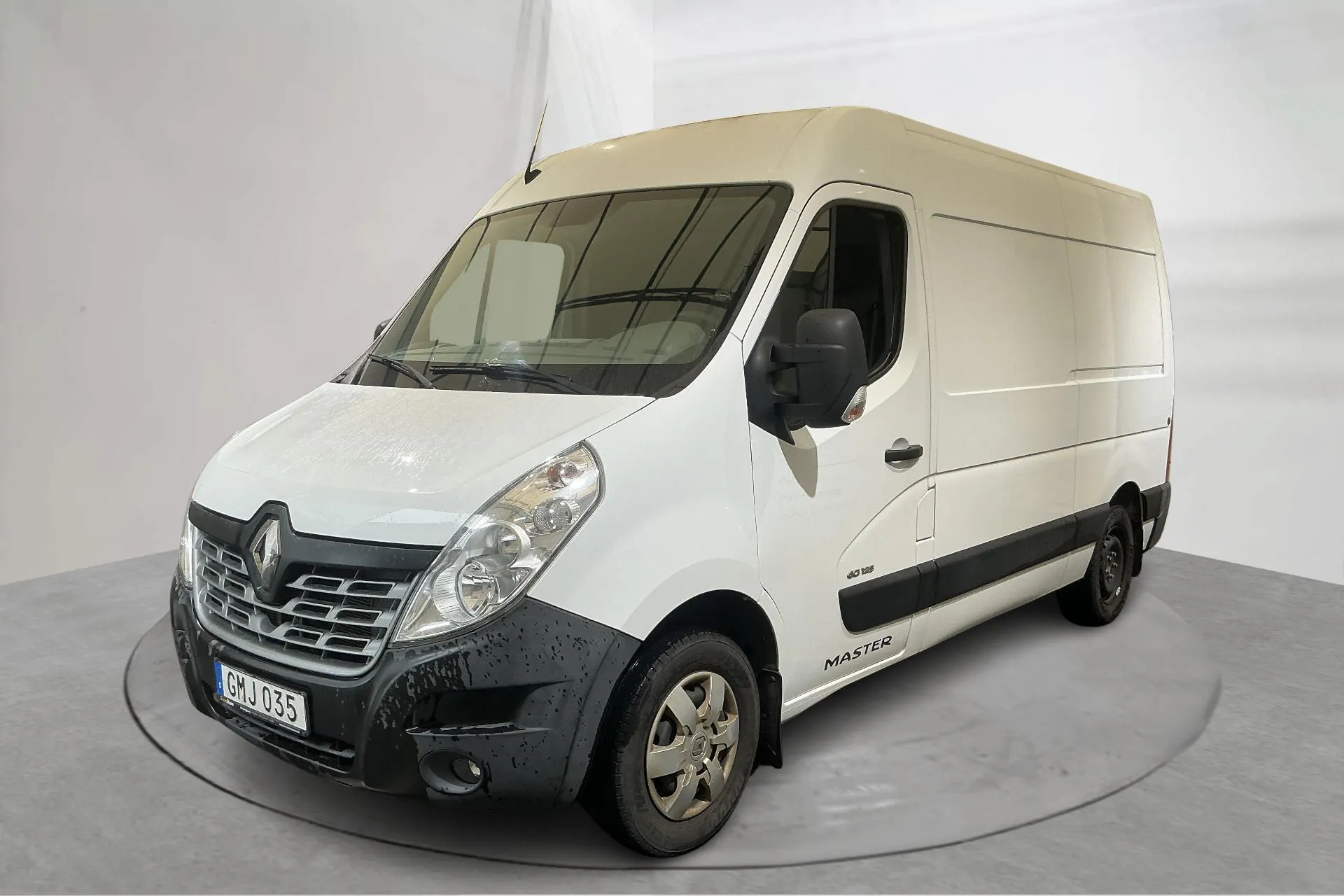 Presentation photo 1 of 12: Renault Master 2.3 dCi FAP 2WD (125hk) - 142 130 km - Manual - white - 2015