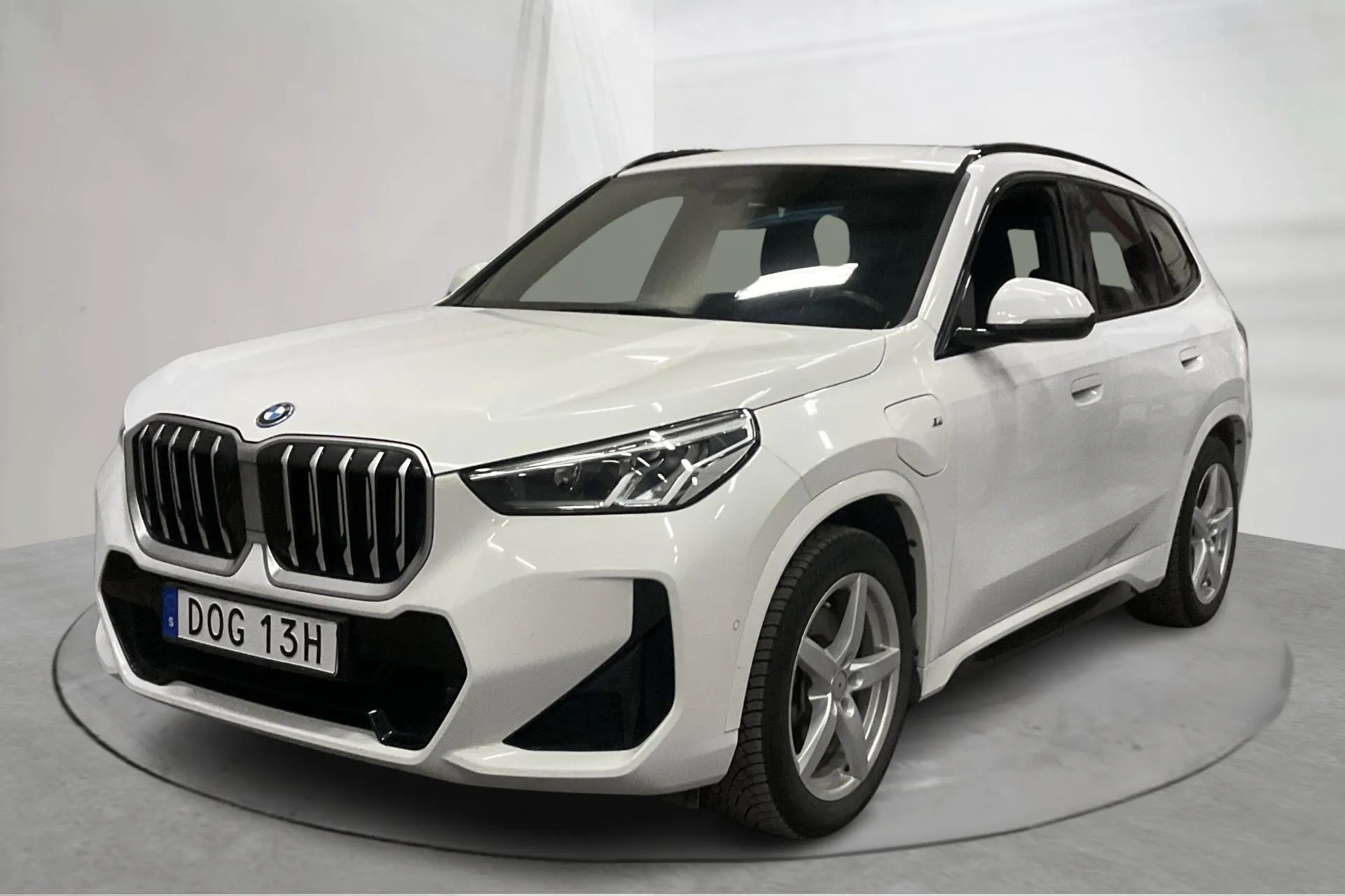 Presentation photo 1 of 21: BMW X1 xDrive25e, U11 (245hk) - 109 830 km - Automatic - white - 2024