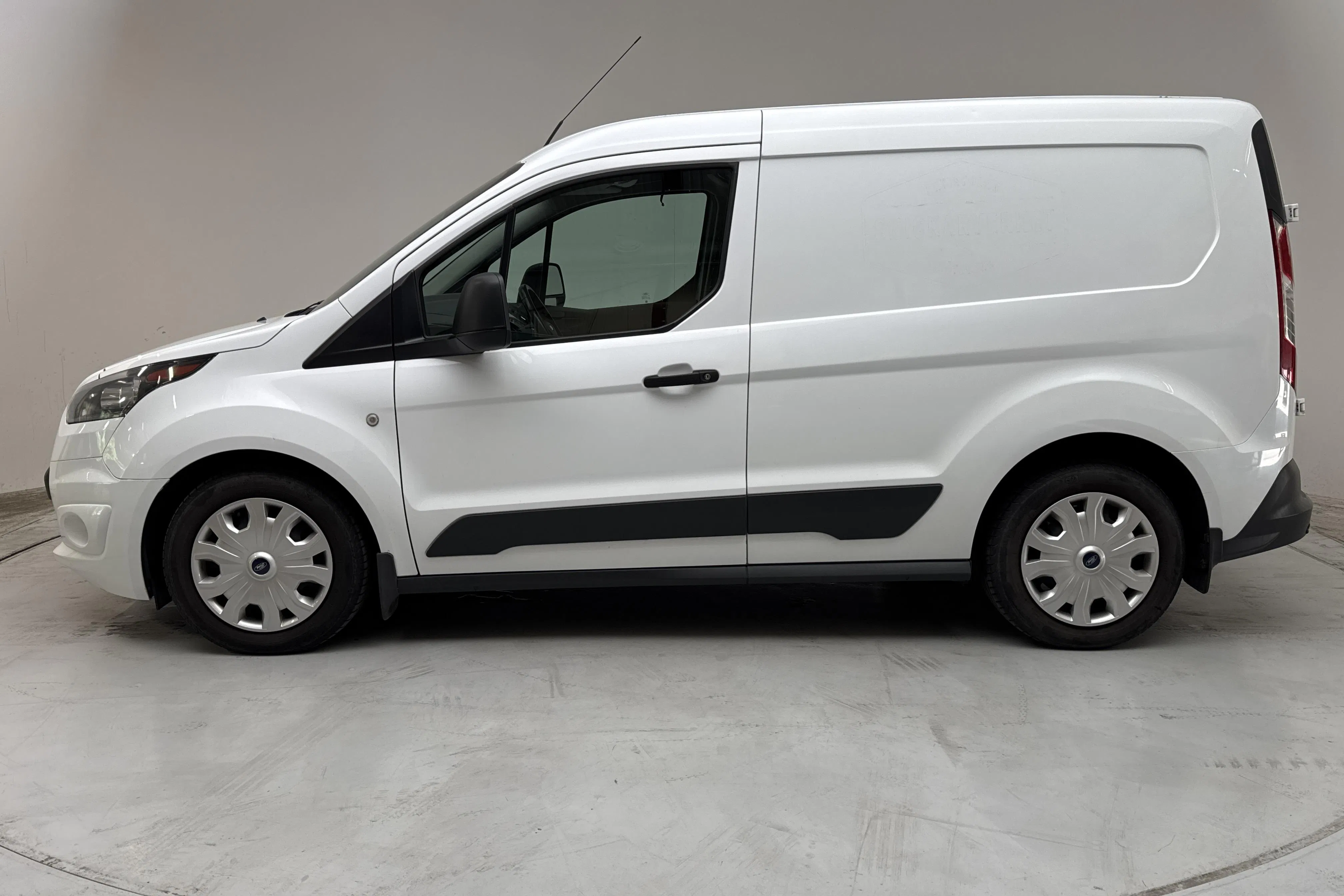 Presentationsfoto 2 av 11: Ford Transit Connect 1.5 TDCi (100hk) - 12 343 mil - Manuell - vit - 2016