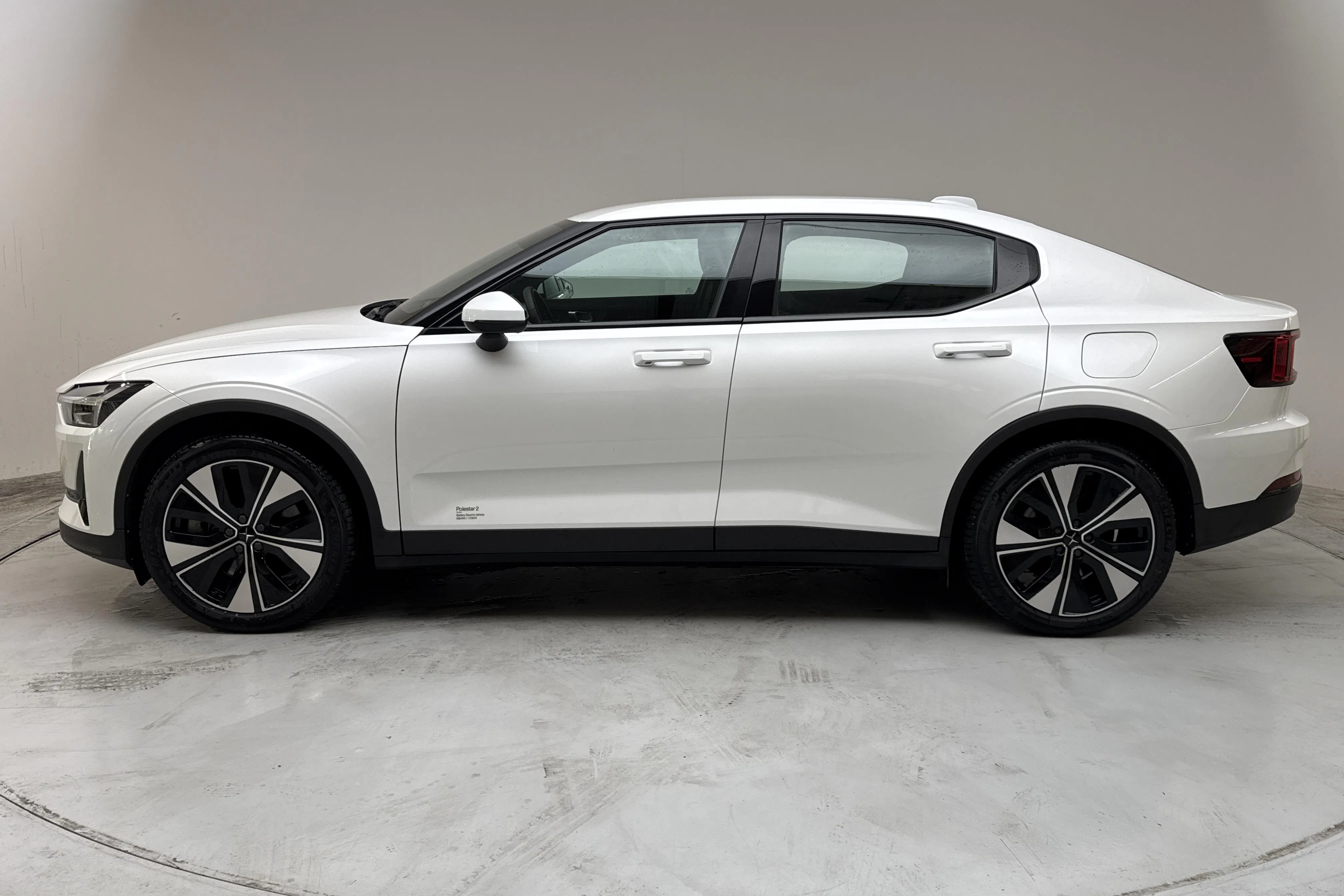 Presentation photo 2 of 17: Polestar 2 Standard range Single motor (231hk) - 43 930 km - Automatic - white - 2023