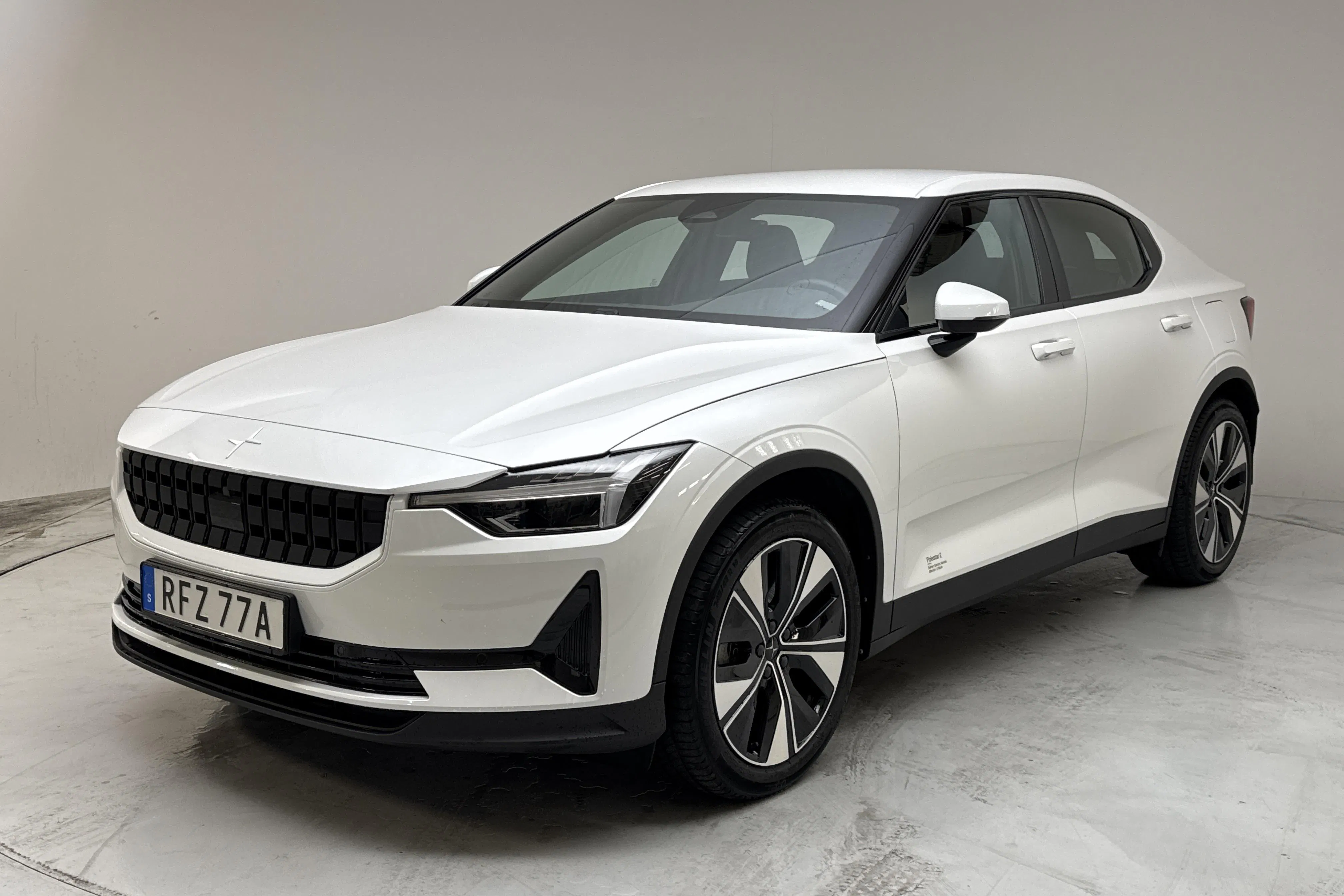 Presentation photo 1 of 17: Polestar 2 Standard range Single motor (231hk) - 43 930 km - Automatic - white - 2023