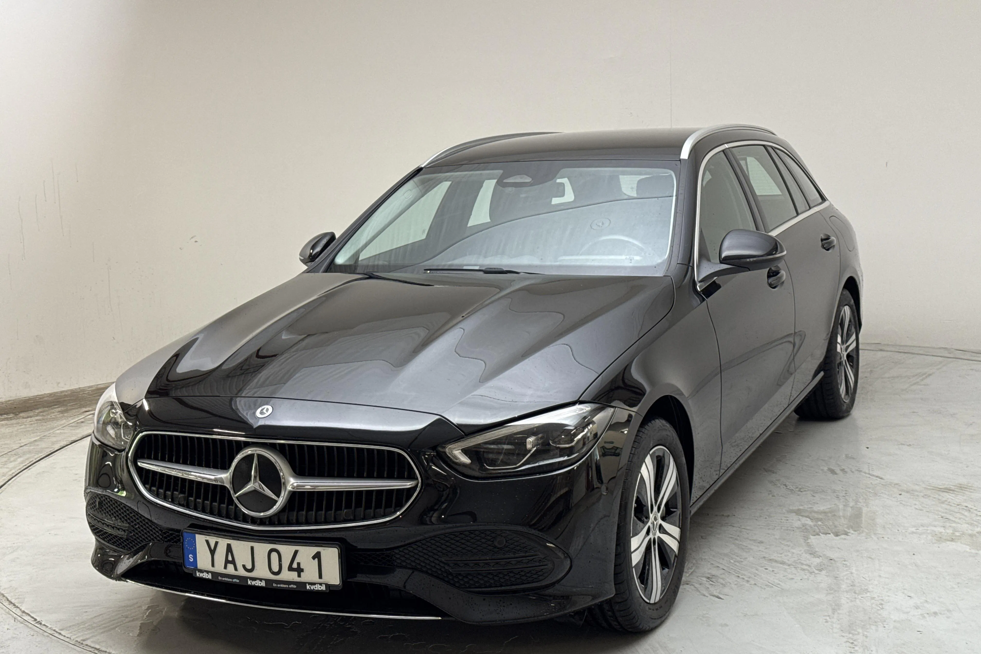 Presentation photo 1 of 15: Mercedes C 300 e Kombi S206 (333hk) - 112 540 km - Automatic - black - 2023
