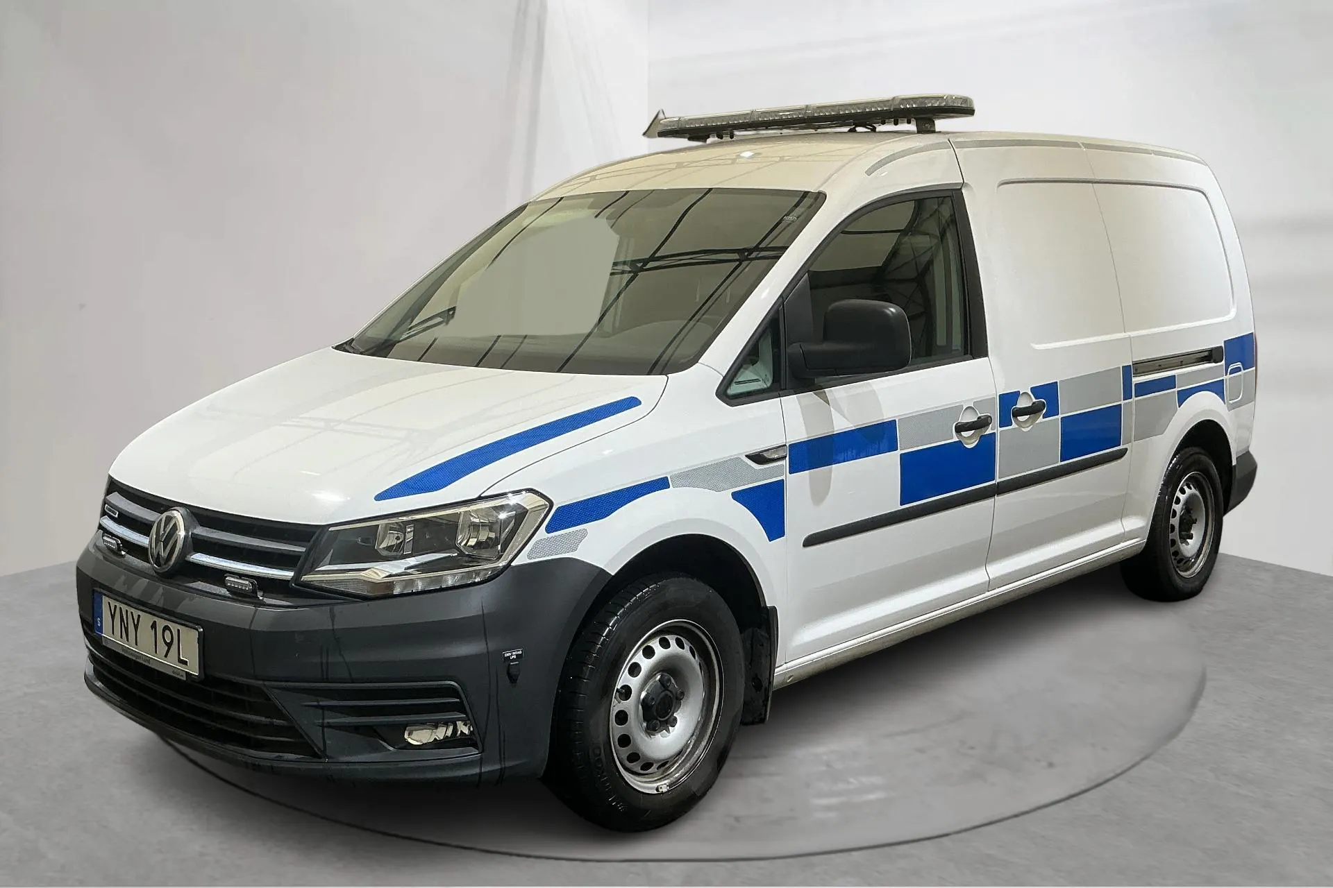 Presentationsfoto 1 av 18: VW Caddy 1.4 TGI Maxi Skåp (110hk) - 3 397 mil - Manuell - vit - 2020