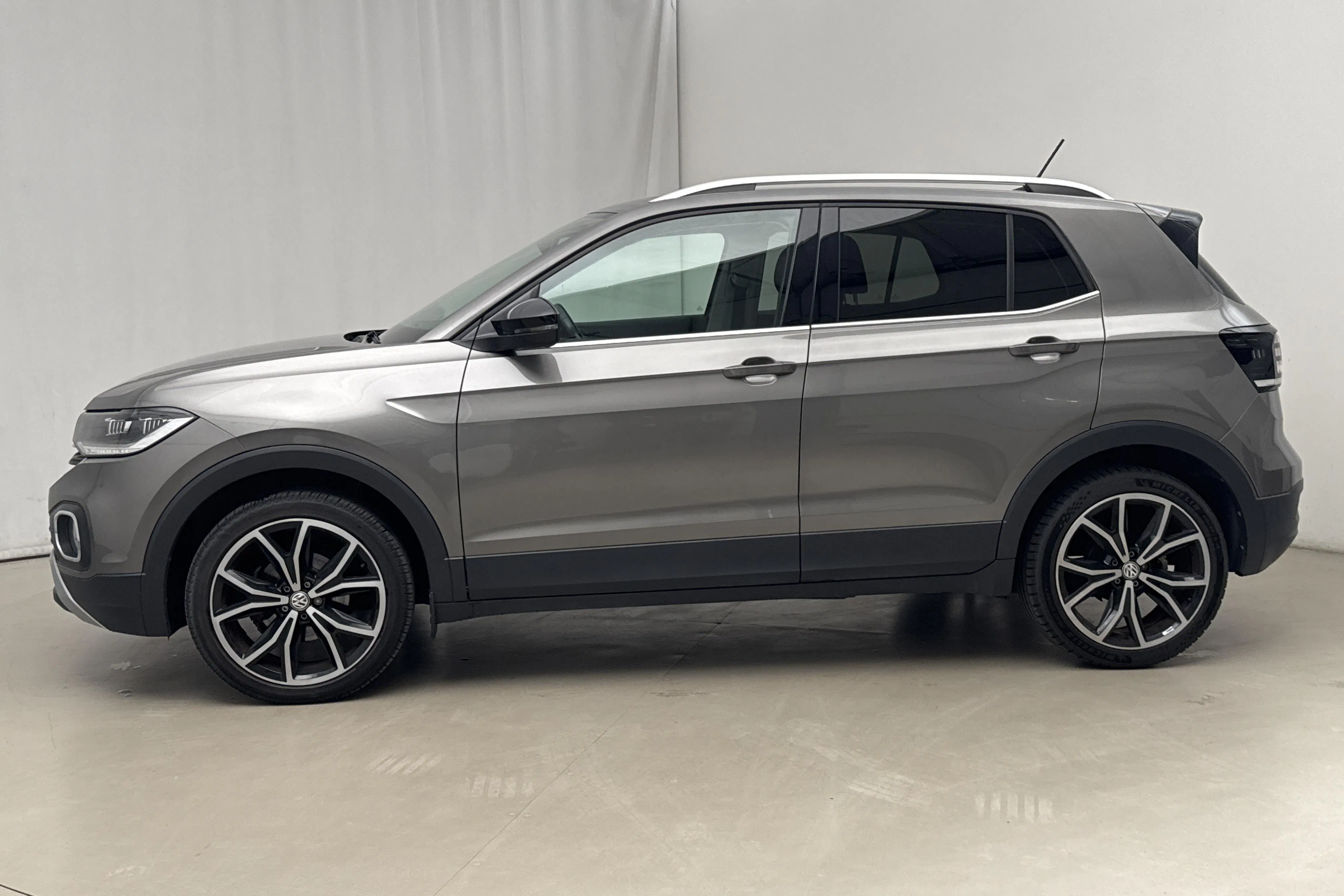 Presentation photo 2 of 15: VW T-Cross 1.0 TSI (115hk) - 61 510 km - Automatic - gray - 2020