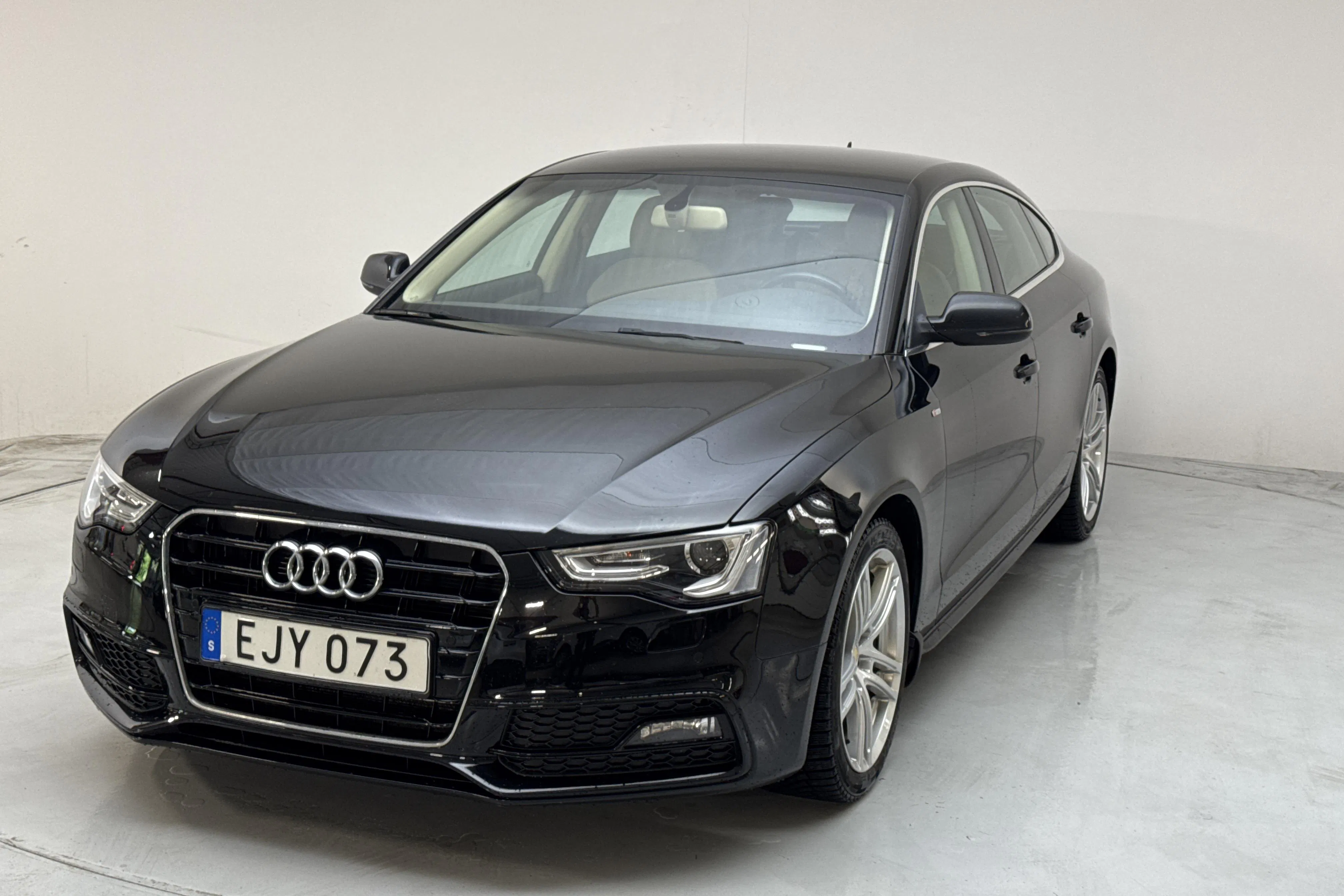 Presentationsfoto 1 av 13: Audi A5 2.0 TDI Clean diesel Sportback (190hk) - 16 648 mil - Manuell - svart - 2015