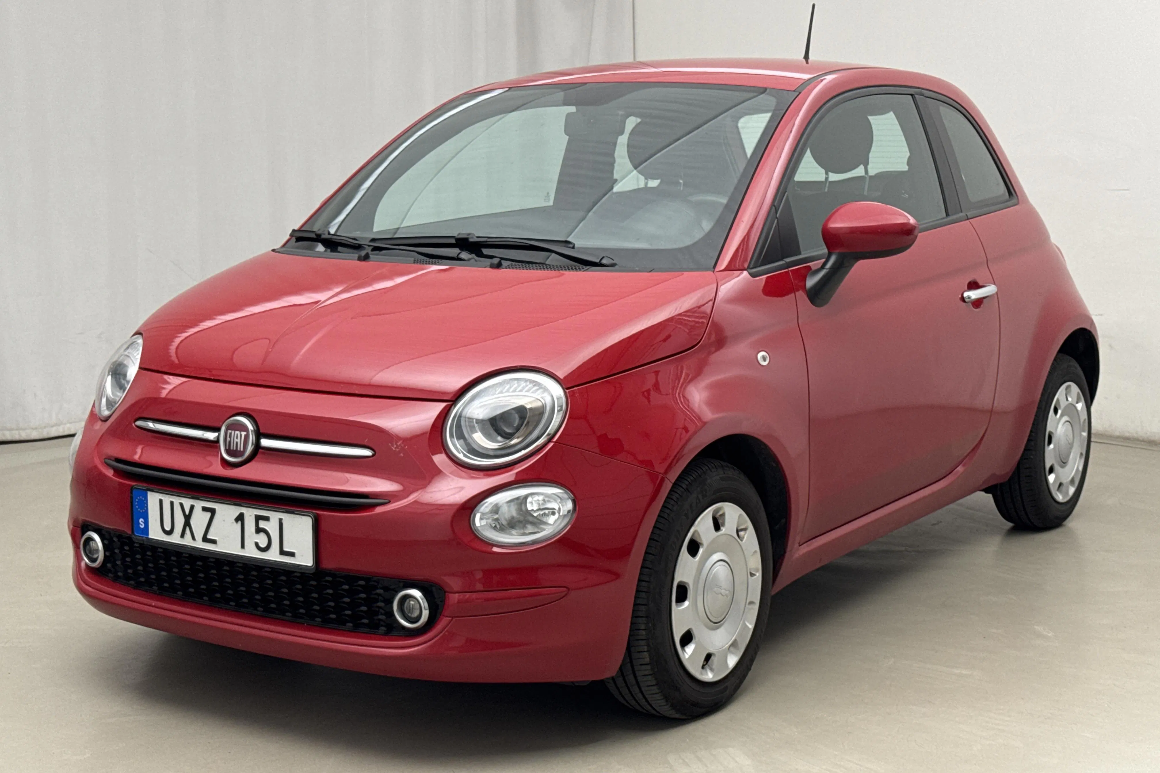 Presentationsfoto 1 av 15: Fiat 500 Hybrid (70hk) - 6 548 mil - Manuell - röd - 2022