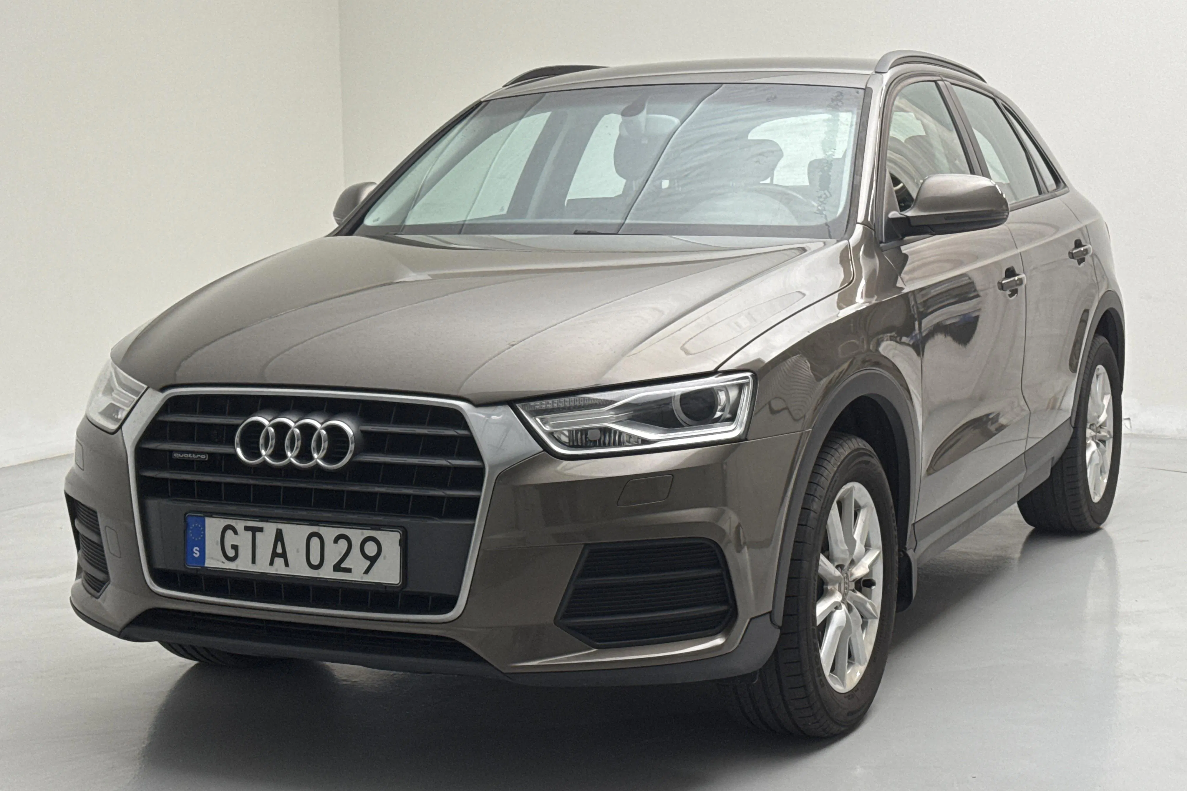 Presentation photo 1 of 12: Audi Q3 2.0 TDI quattro (150hk) - 131 890 km - Automatic - brown - 2015