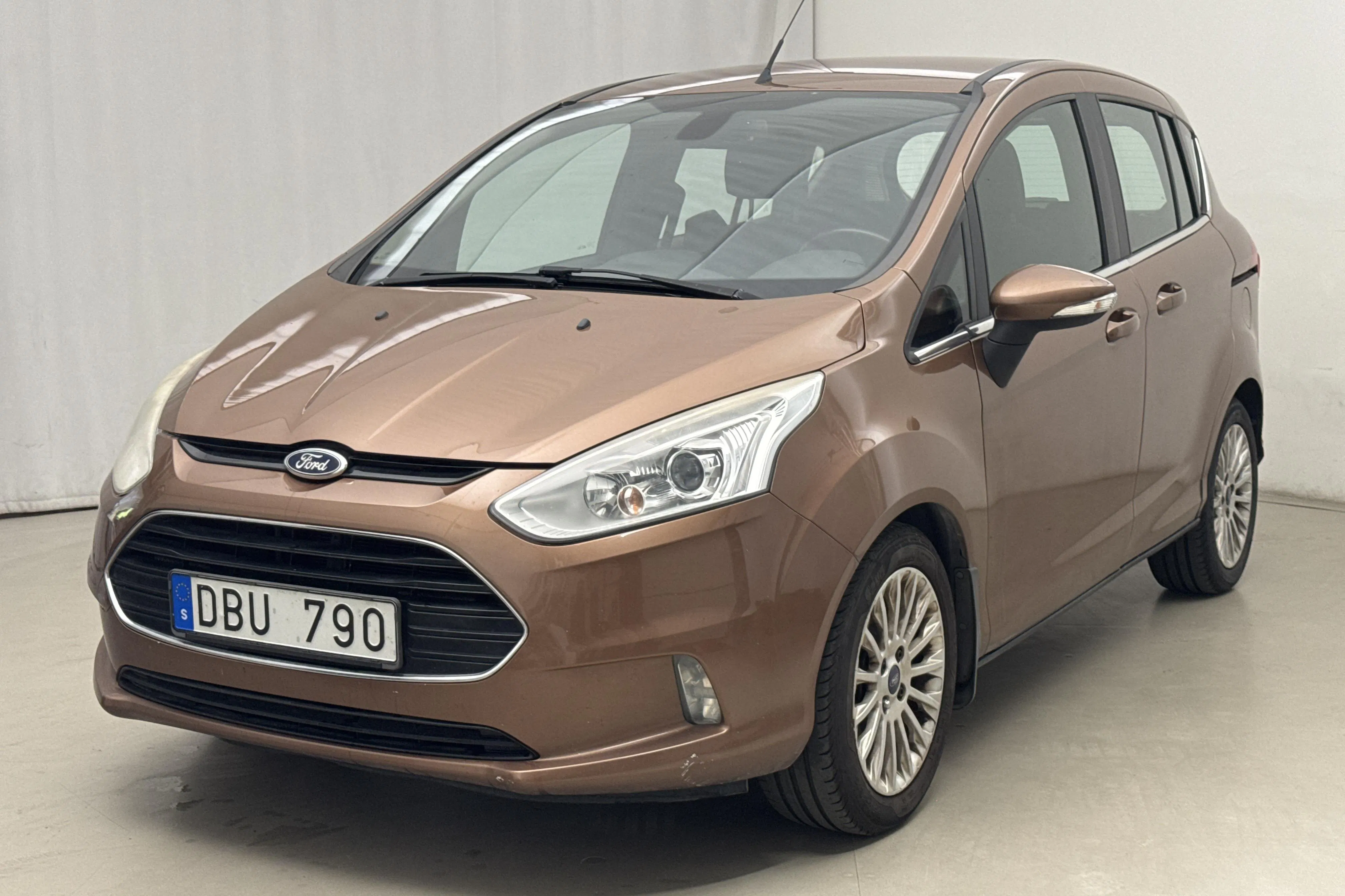 Presentationsfoto 1 av 14: Ford B-Max 1.4 Duratec (90hk) - 15 718 mil - Manuell - brun - 2013