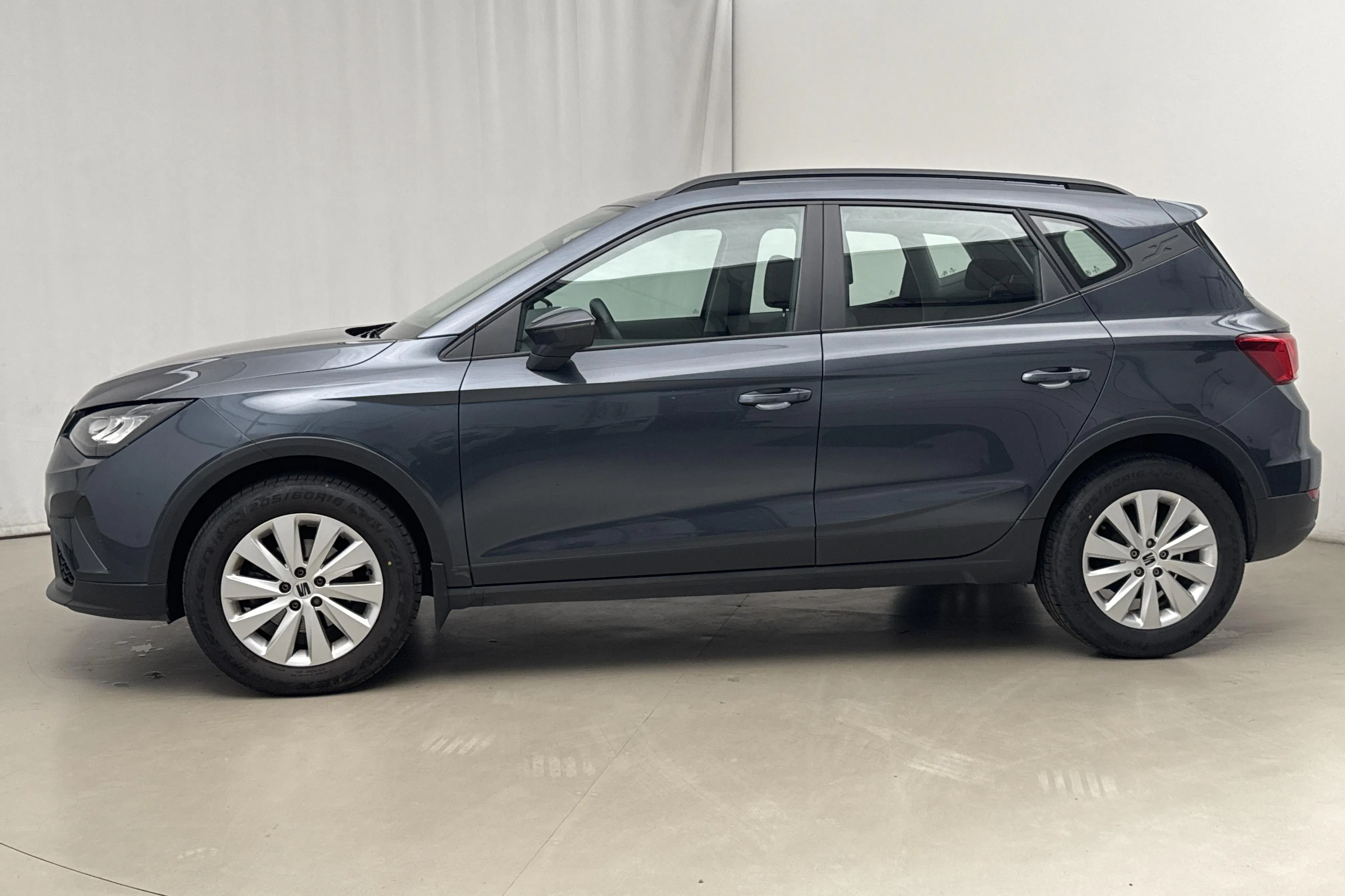 Presentation photo 2 of 16: Seat Arona 1.0 TSI 5dr (95hk) - 57 690 km - Manual - gray - 2022