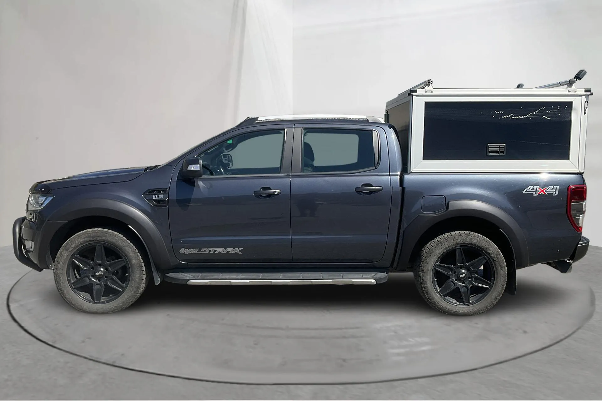 Presentationsfoto 2 av 14: Ford Ranger 3.2 TDCi 4WD (200hk) - 17 445 mil - Automat - grå - 2018