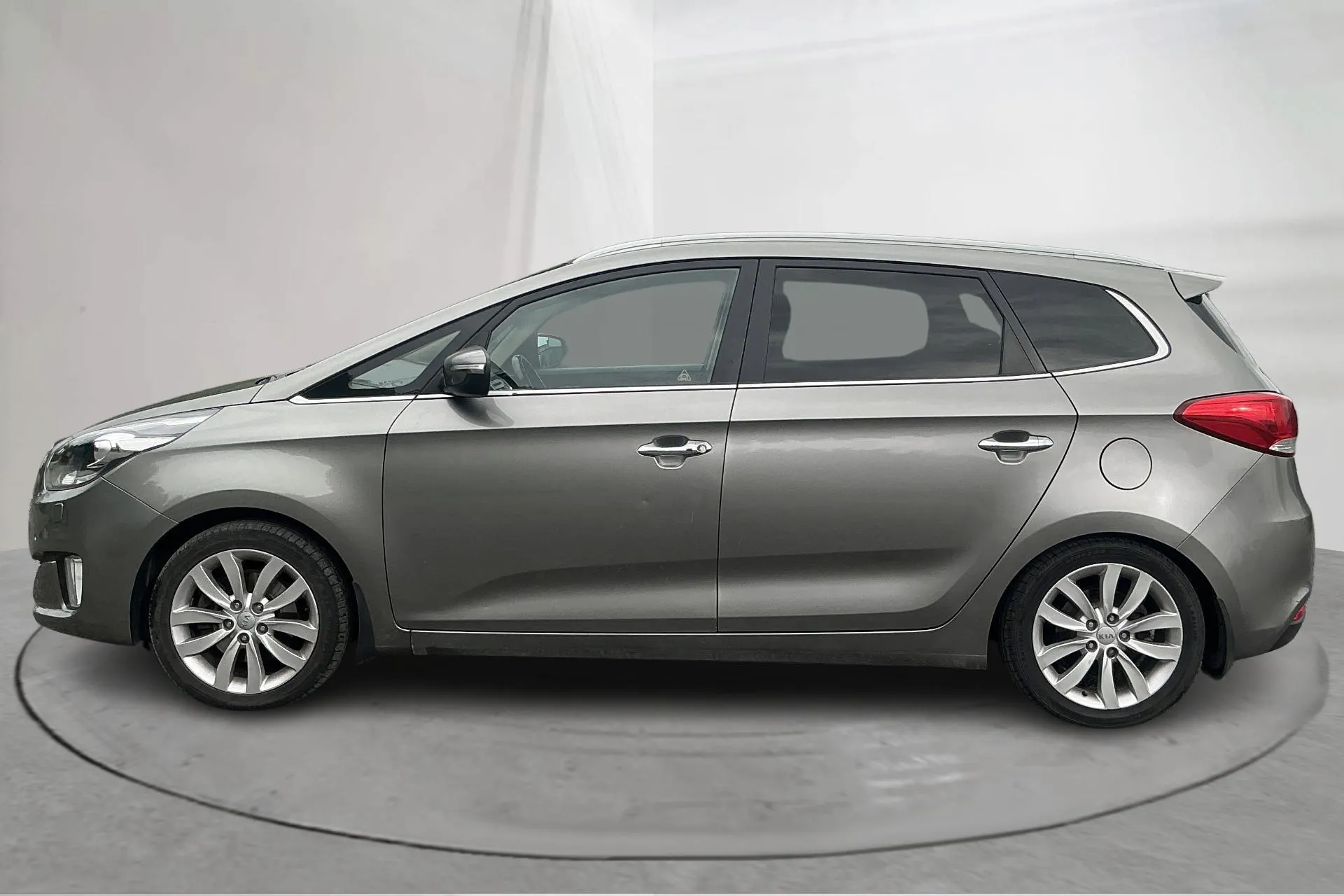Presentationsfoto 2 av 17: KIA Carens 1.7 CRDi (136hk) - 13 130 mil - Automat - grå - 2014