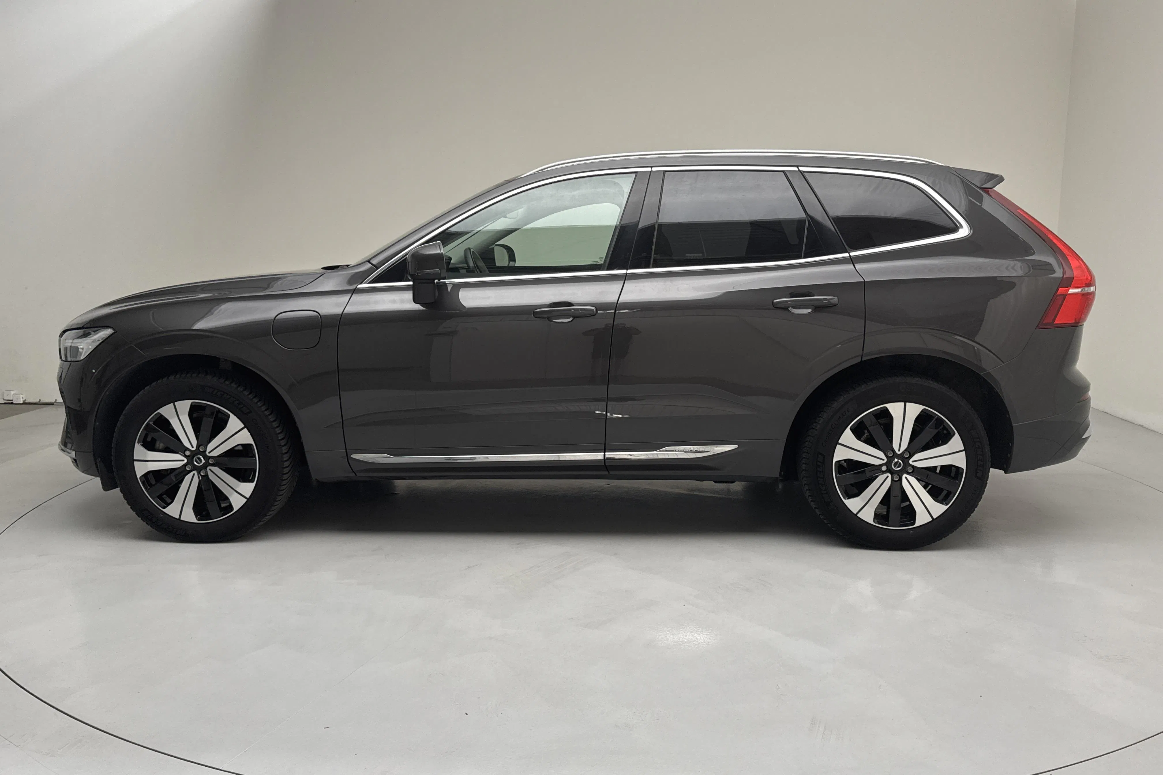 Presentation photo 2 of 17: Volvo XC60 T6 AWD Recharge (350hk) - 81 450 km - Automatic - gray - 2023