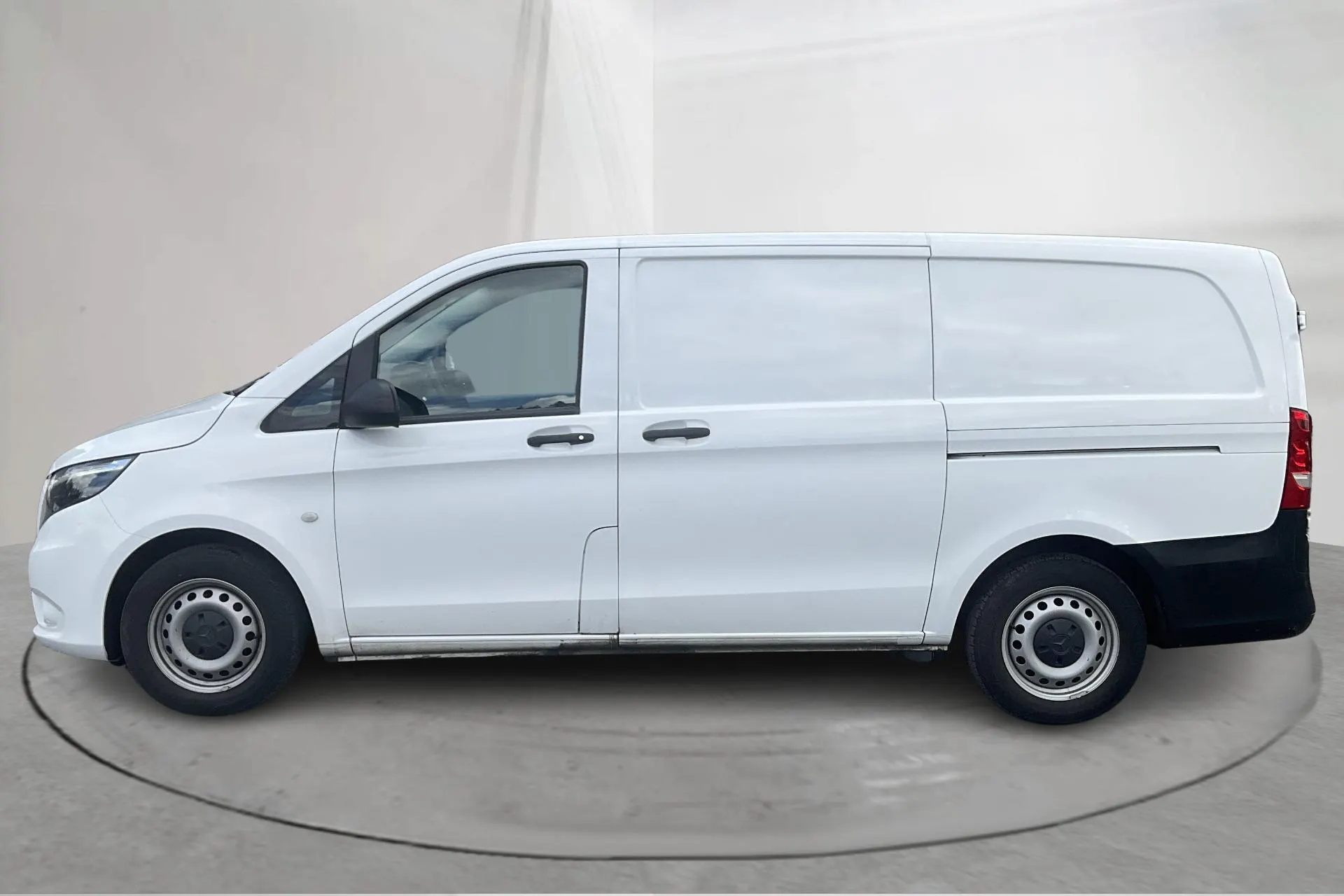 Presentation photo 2 of 14: Mercedes Vito 116 CDI W640 (163hk) - 76 170 km - Automatic - white - 2023