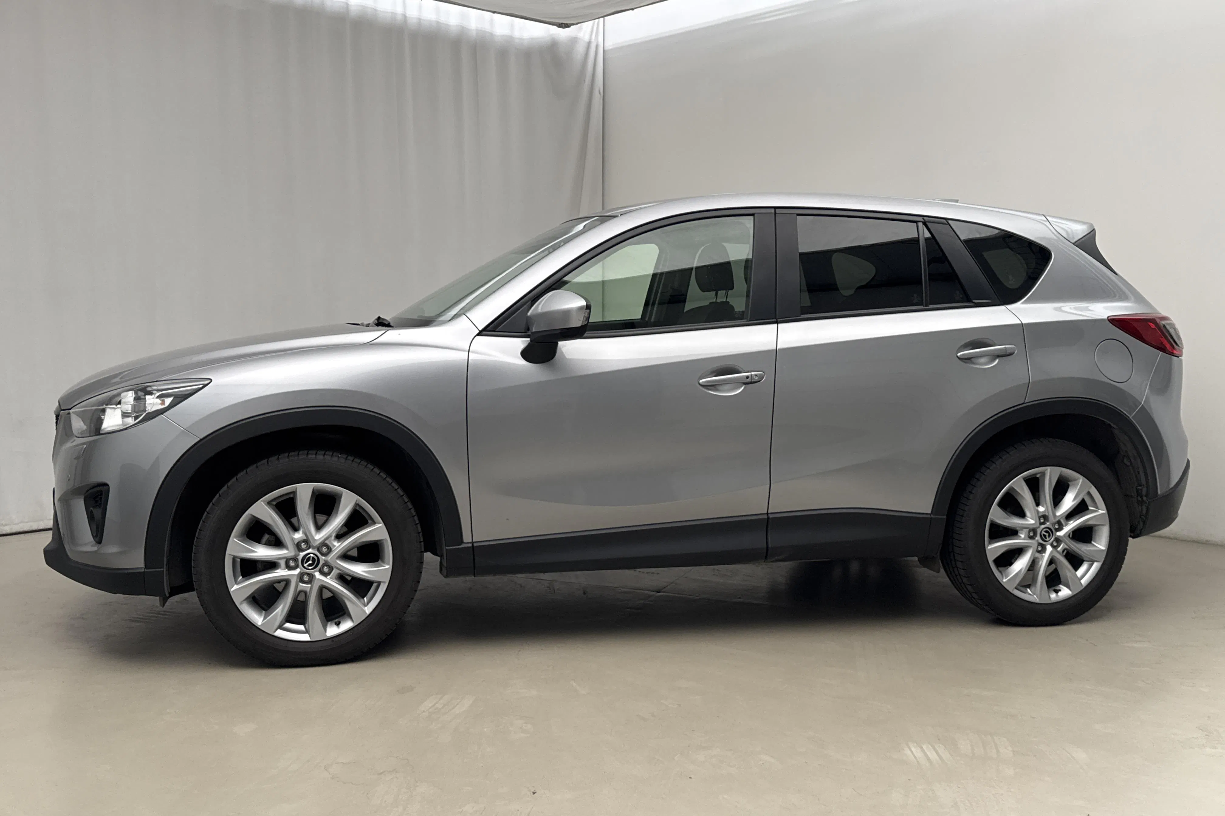 Presentation photo 2 of 18: Mazda CX-5 2.0 AWD (160hk) - 76 120 km - Manual - gray - 2015