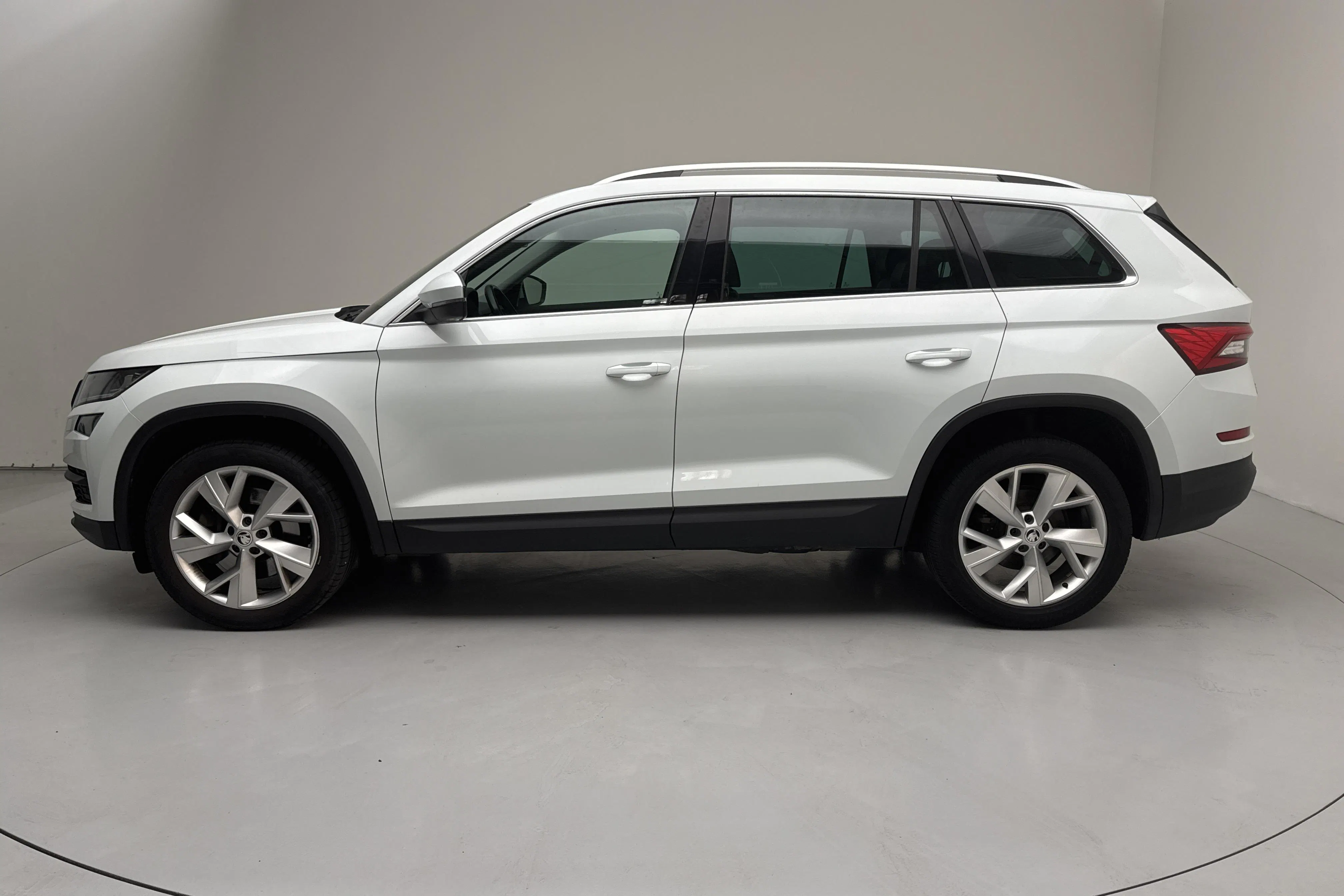 Presentation photo 2 of 17: Skoda Kodiaq 2.0 TDI 4X4 (190hk) - 206 090 km - Automatic - white - 2018