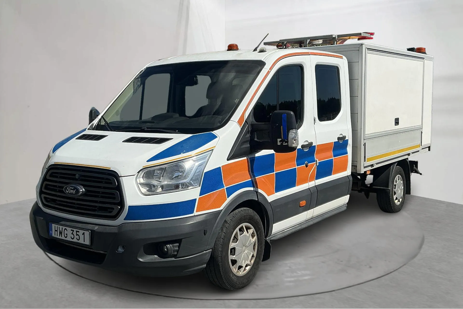 Presentationsfoto 1 av 14: Ford Transit Chassi 350 2.0 TDCi 2WD (170hk) - 14 558 mil - Manuell - 2017