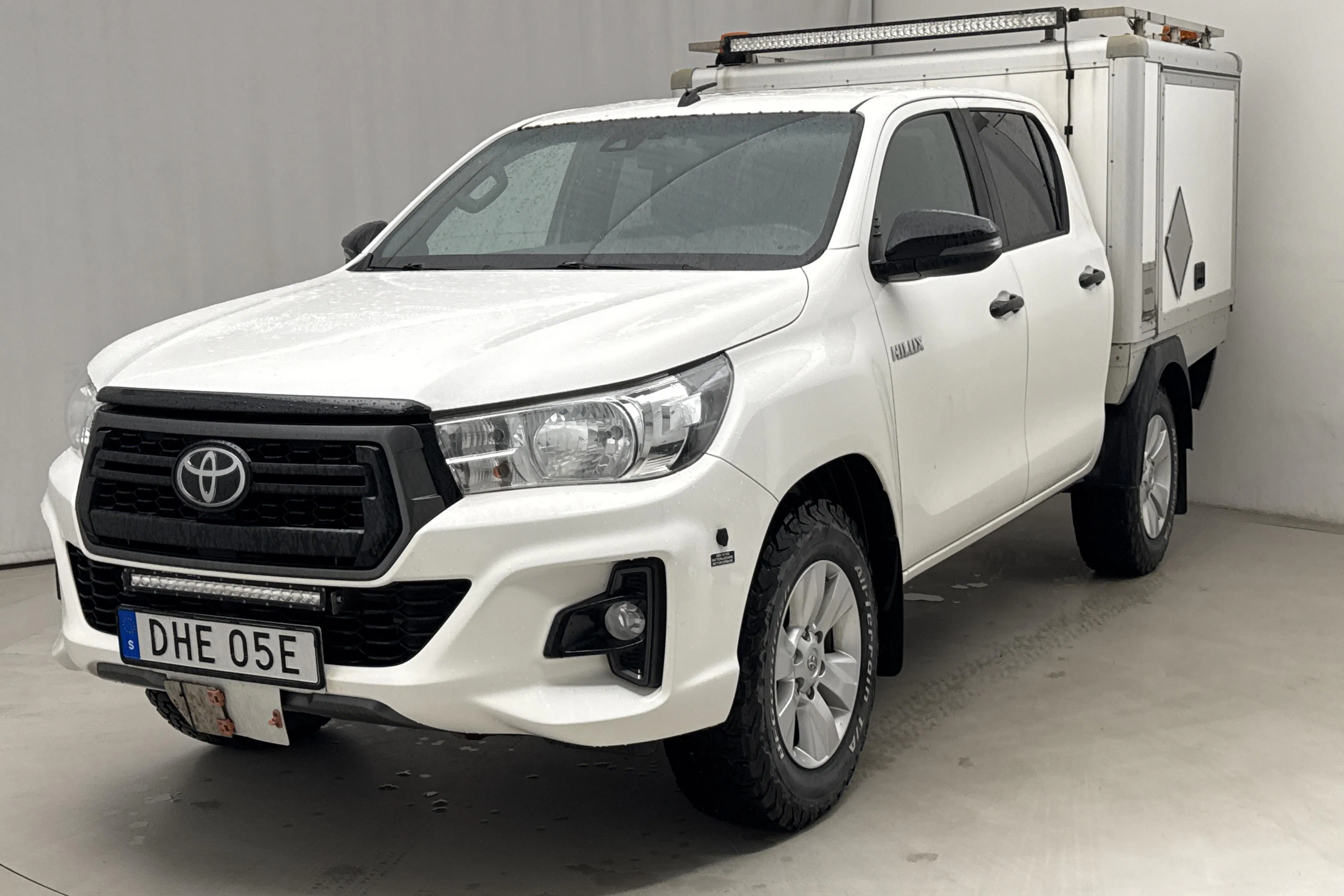 Presentationsfoto 1 av 14: Toyota Hilux 2.4 D 4WD (150hk) - 25 090 mil - Automat - vit - 2019