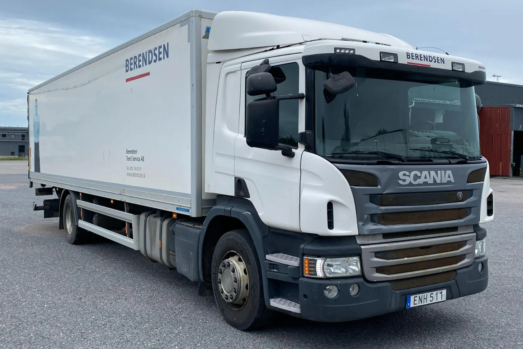 Presentation photo 2 of 45: SCANIA P360LB 4X2 HNB - 908 615 km - Automatic - white - 2015