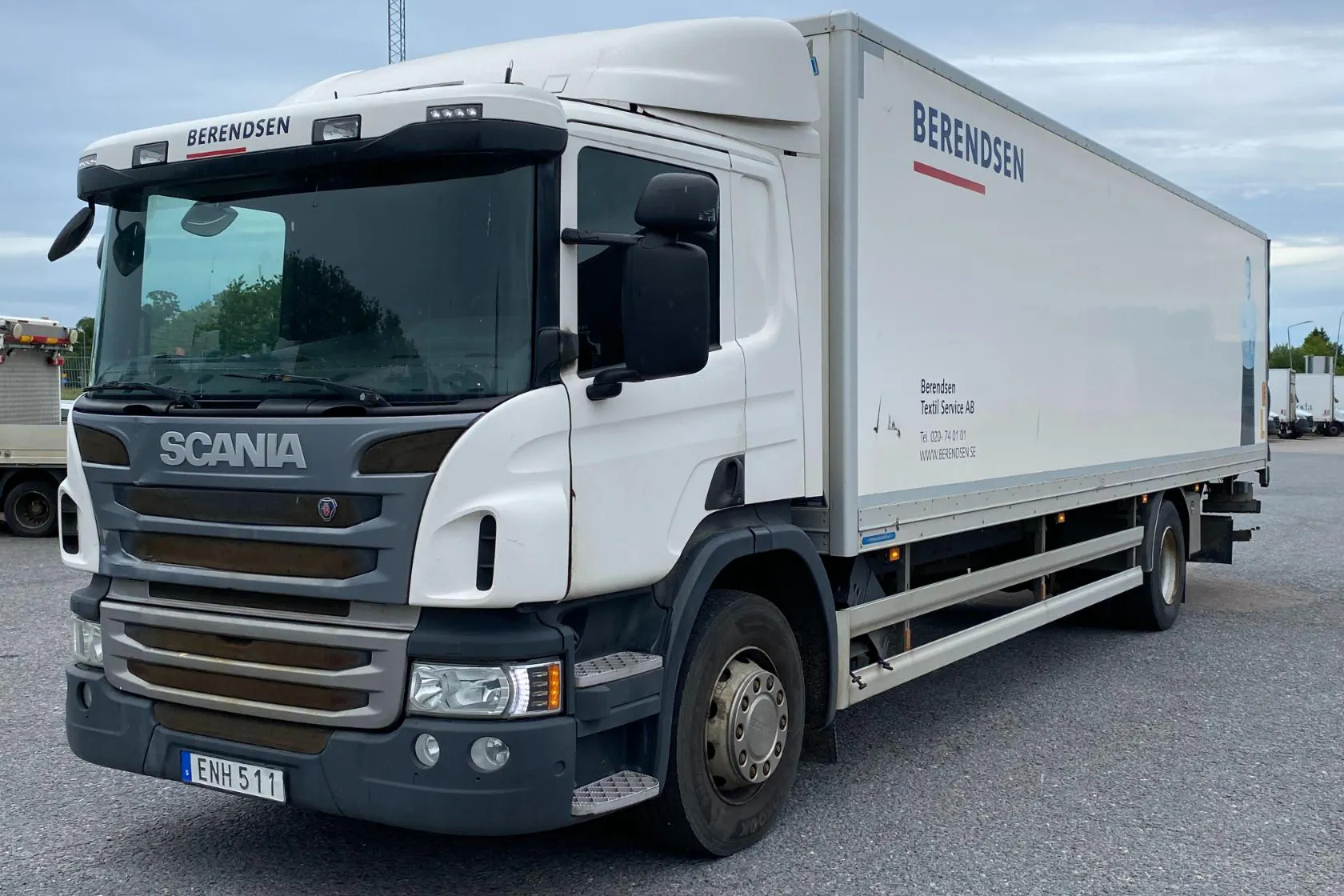 Presentation photo 1 of 45: SCANIA P360LB 4X2 HNB - 908 615 km - Automatic - white - 2015