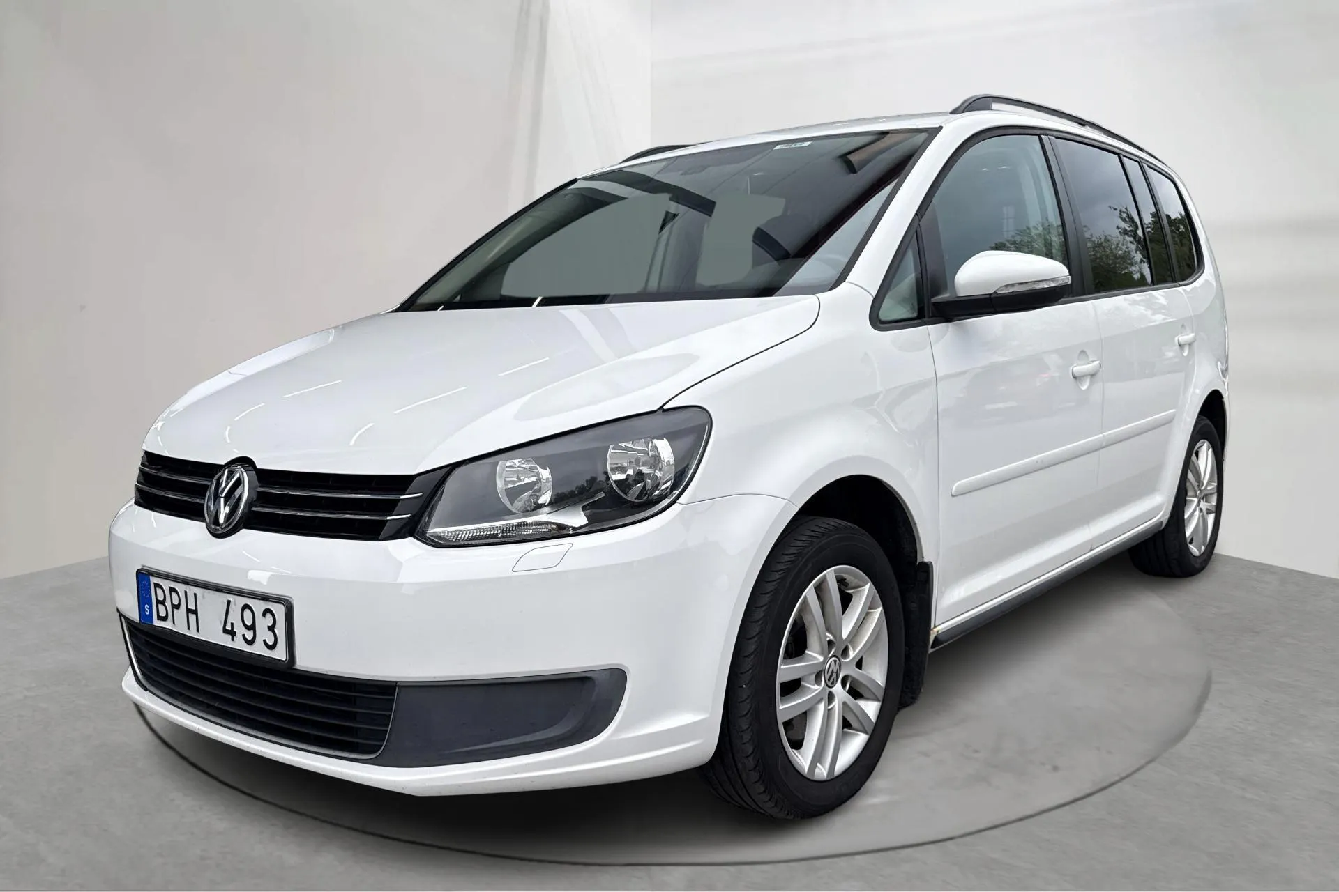 Presentationsfoto 1 av 14: VW Touran 1.4 TGI EcoFuel (150hk) - 13 180 mil - Automat - vit - 2012
